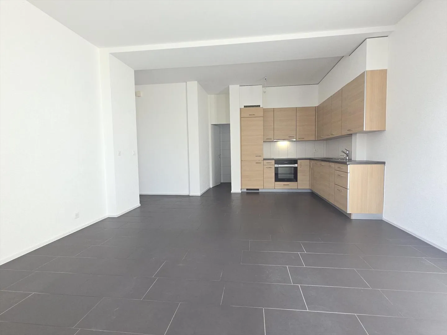 Magnifico appartamento ristrutturato di 5,5 stanze con carattere - Foto 2 di 12