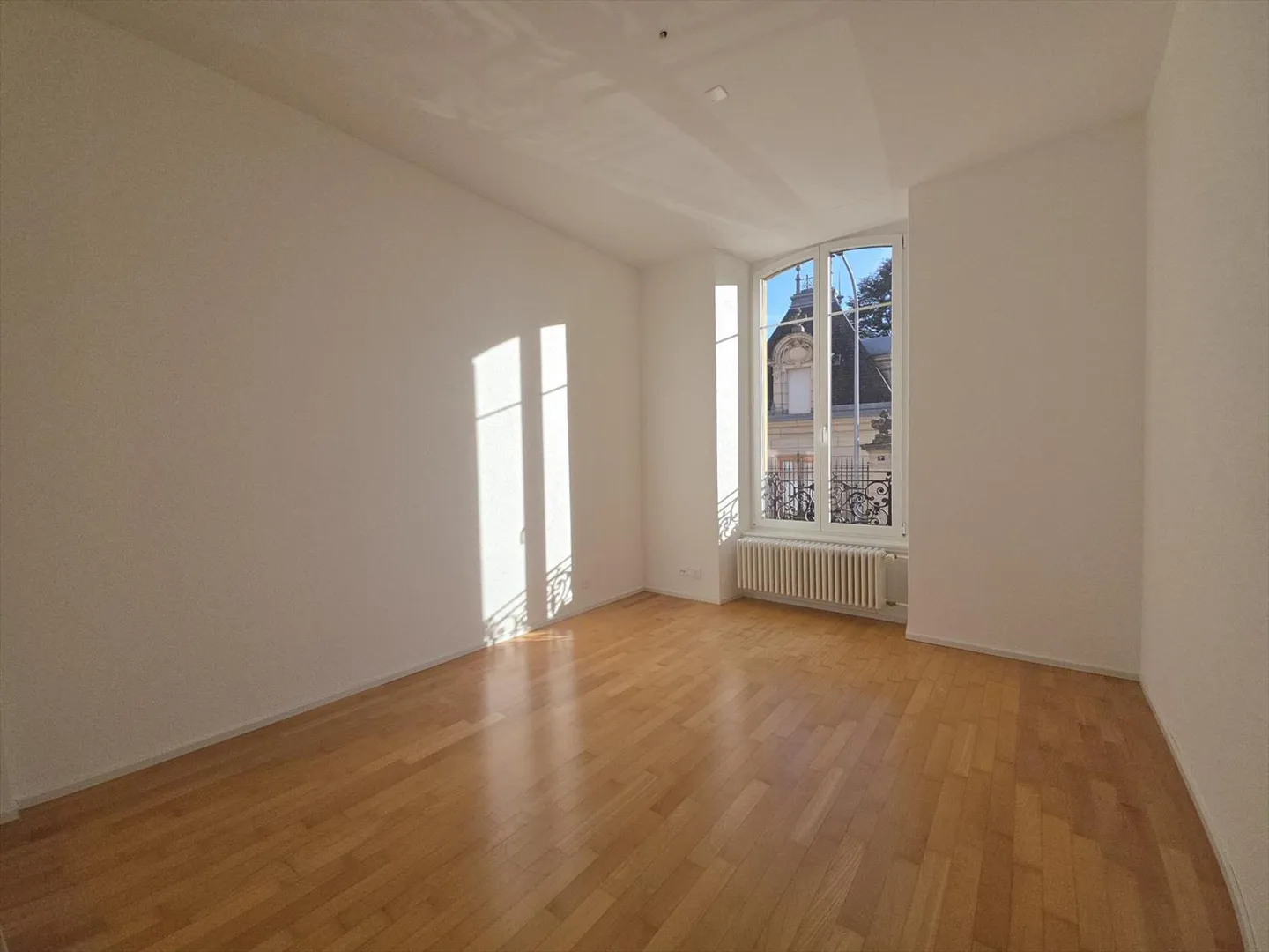 Magnifico appartamento ristrutturato di 5,5 stanze con carattere - Foto 4 di 12