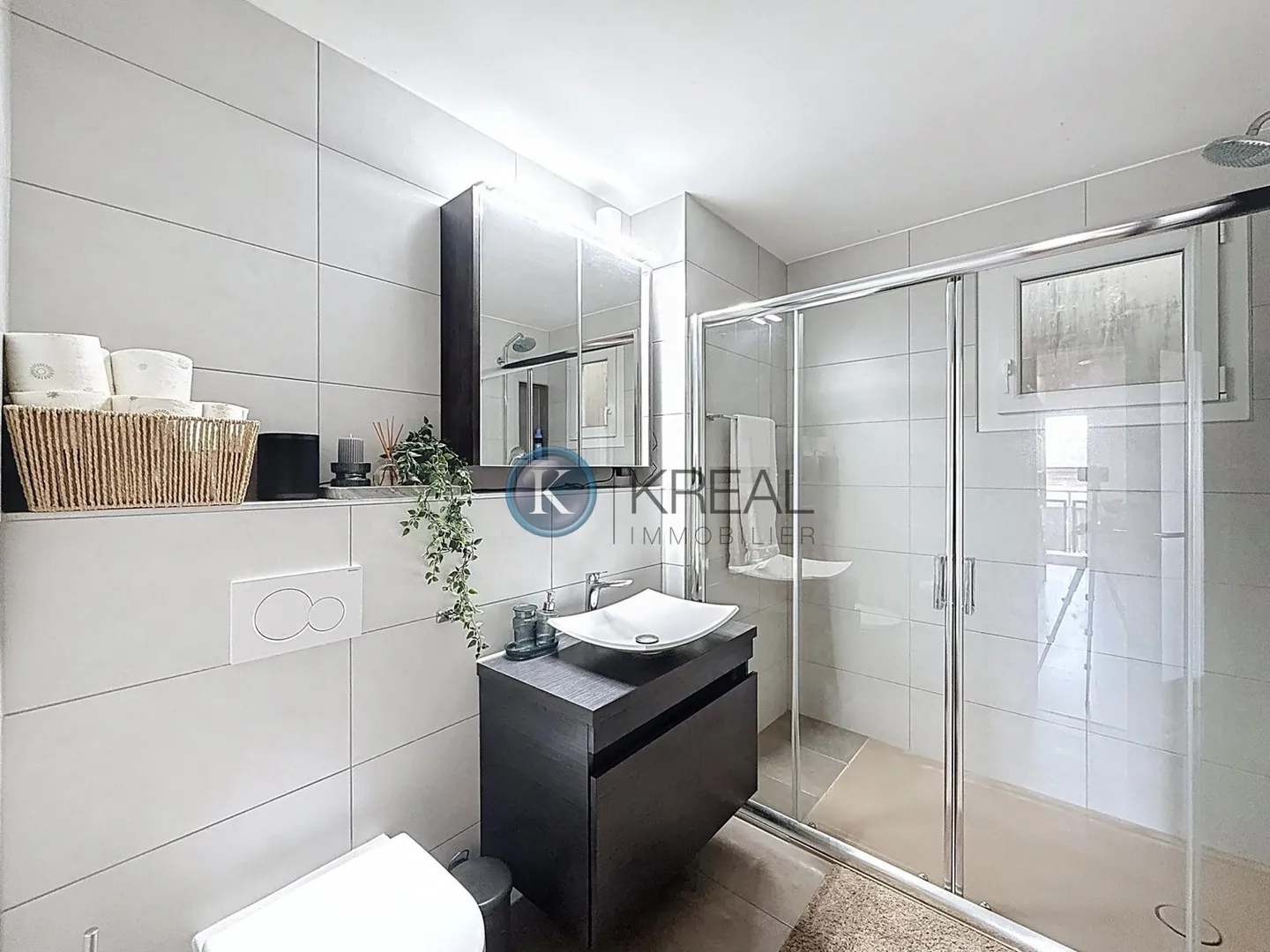 Two-family house with 5.5 rooms in a green environment, 25 minutes from Lausanne - Photo 12 of 13