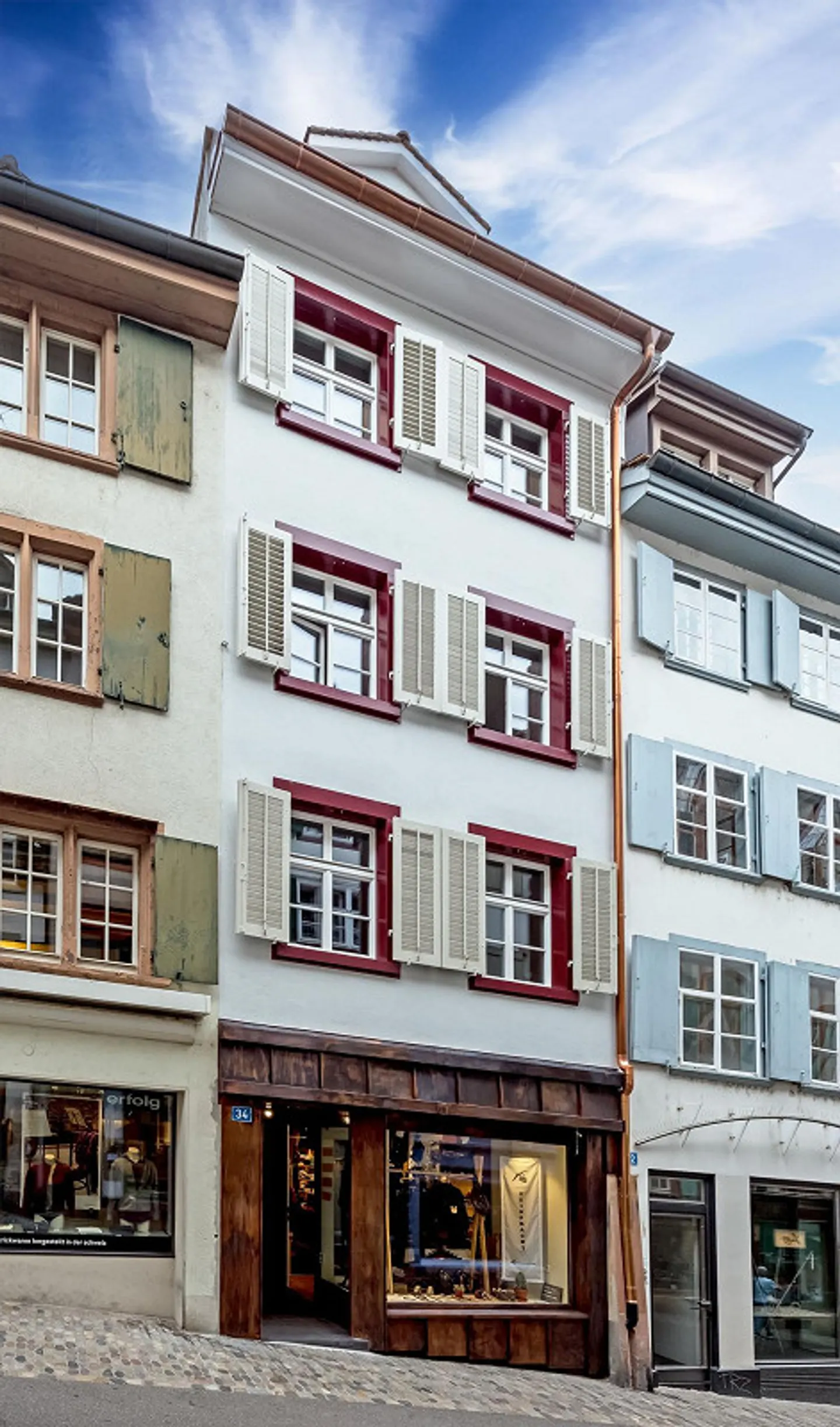 Modern, renovated 2.0 room apartment at Spalenberg in Basel - Photo 1 of 7