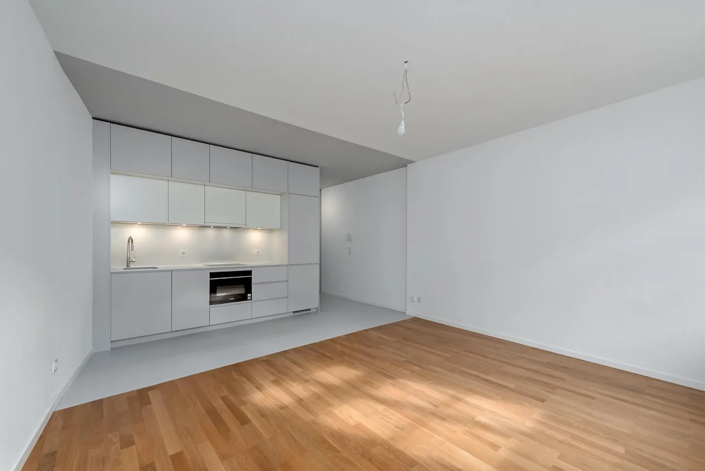 Modern, renovated 2.0 room apartment at Spalenberg in Basel - Photo 2 of 7