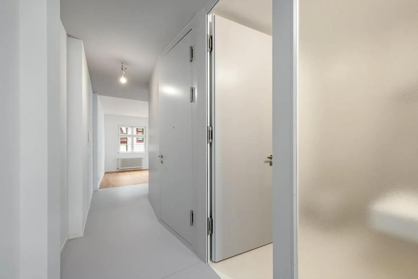 Modern, renovated 2.0 room apartment at Spalenberg in Basel - Photo 5 of 7
