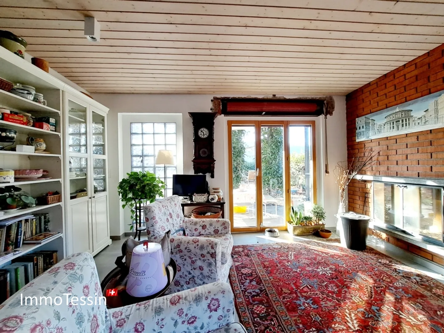 Villa esclusiva con grande giardino in una posizione privilegiata tra il Lago Maggiore e il Lago di Lugano - Foto 9 di 13