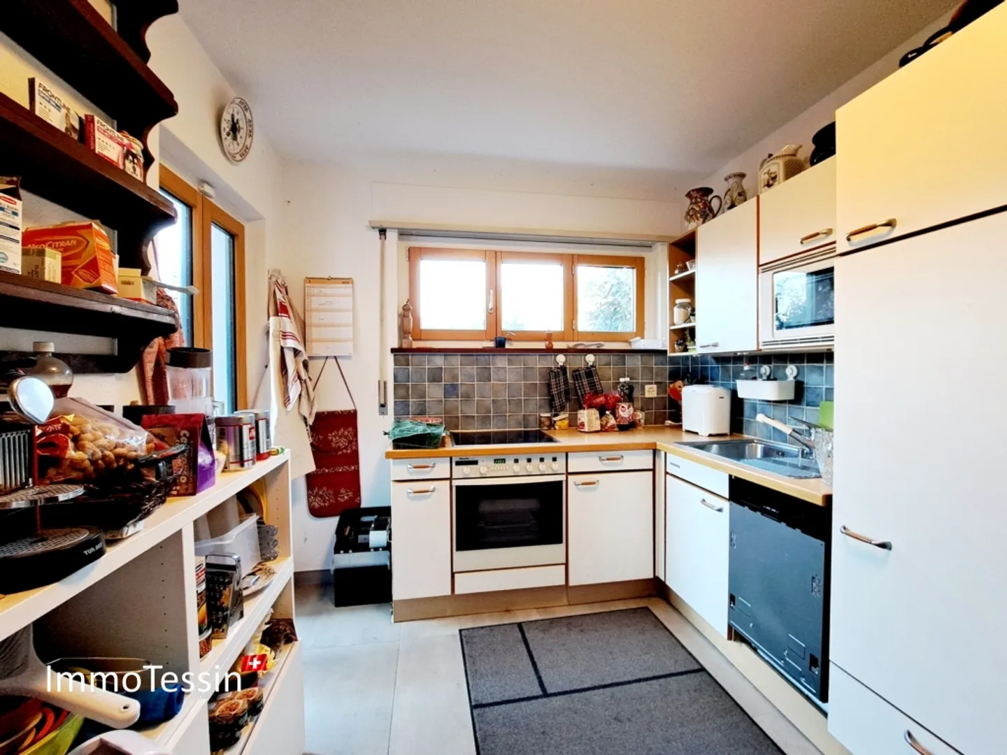 Villa esclusiva con grande giardino in una posizione privilegiata tra il Lago Maggiore e il Lago di Lugano - Foto 10 di 13