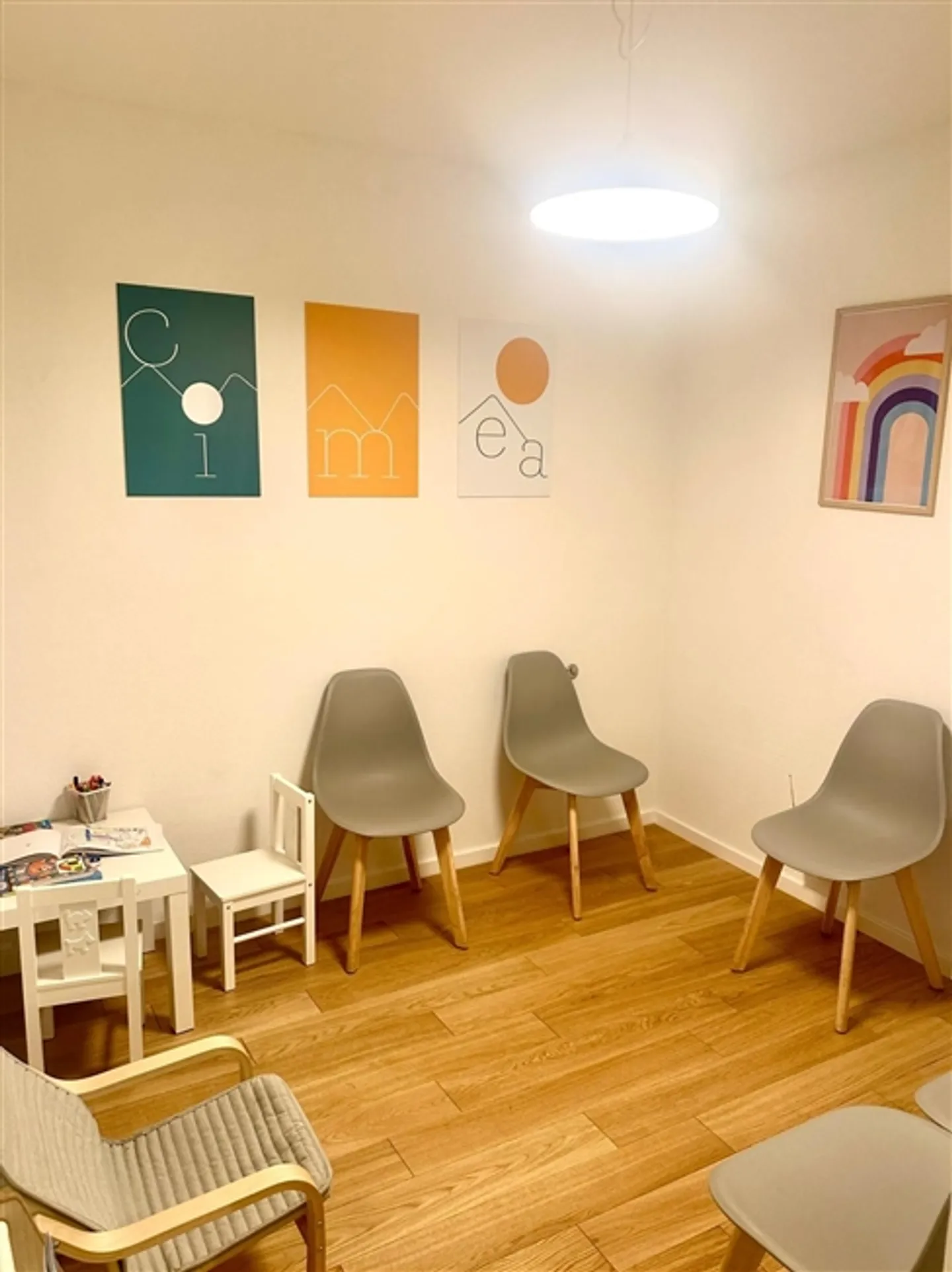 Spacious commercial space of 111m2 in the center of Sion - Photo 3 of 10