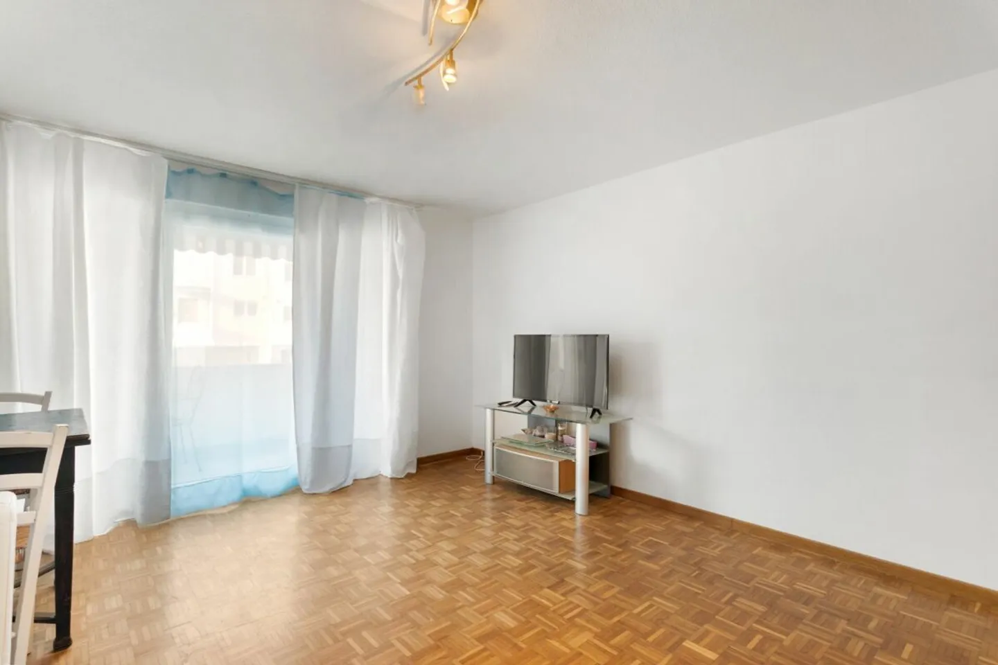 4-room apartment with balcony & outdoor parking space in Salmsach - Photo 8 of 19