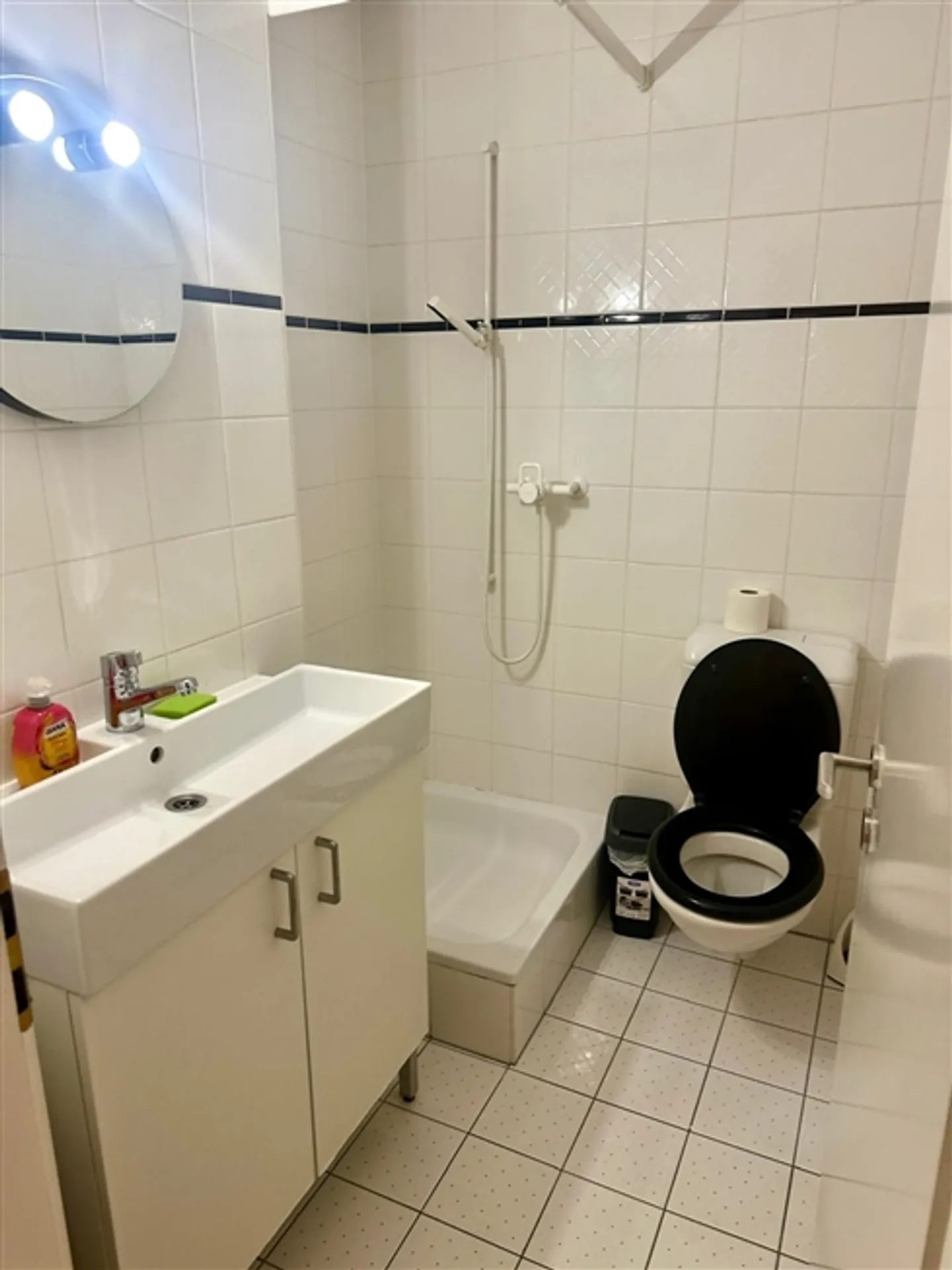 Spacious commercial space of 111m2 in the center of Sion - Photo 8 of 10