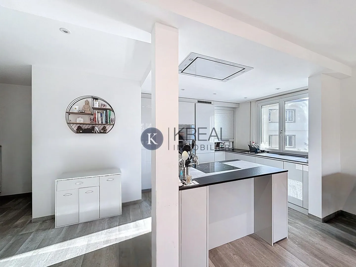 Charming Apartment in Lausanne - Photo 2 of 7