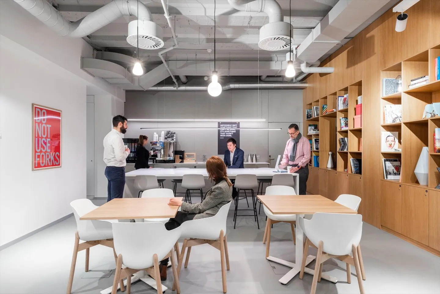 Ein Büro mit bemerkenswerter Ausstattung für 2 Personen bei Spaces Nations - Foto 13 von 15