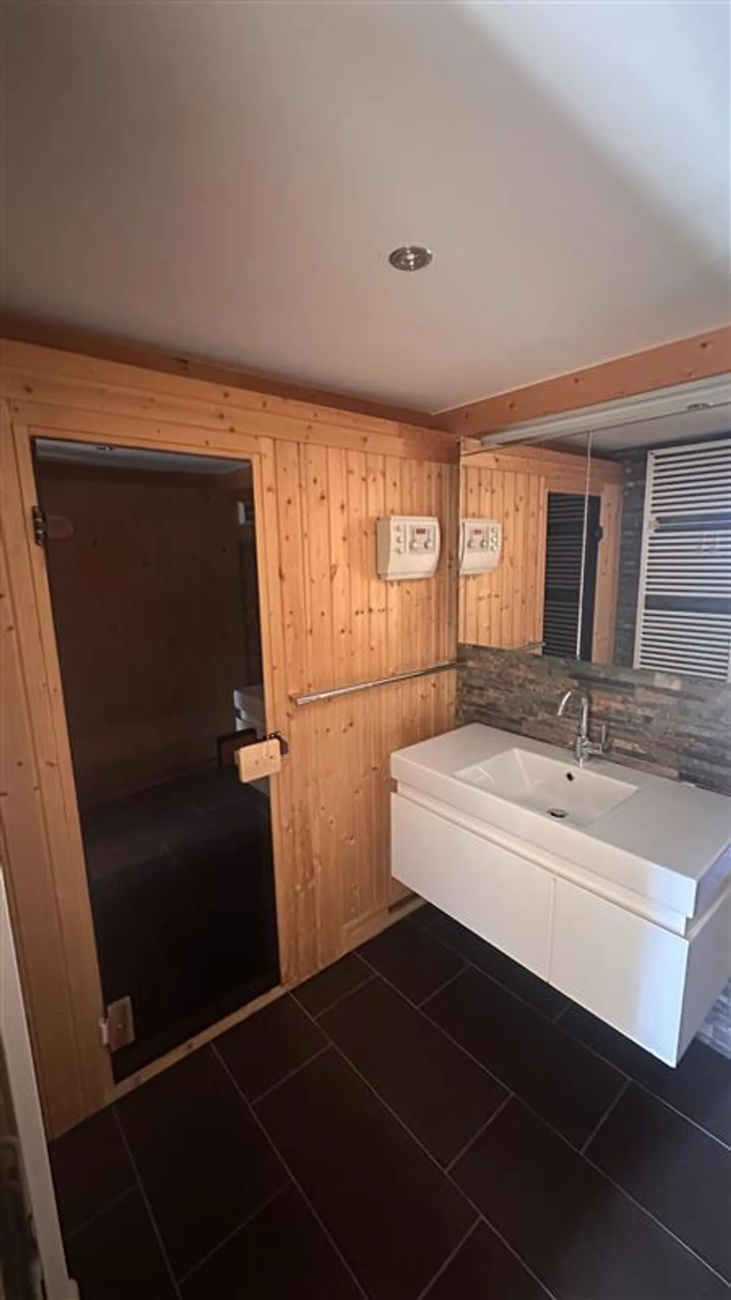 Geräumige Wohnung mit Sauna - Foto 2 von 5