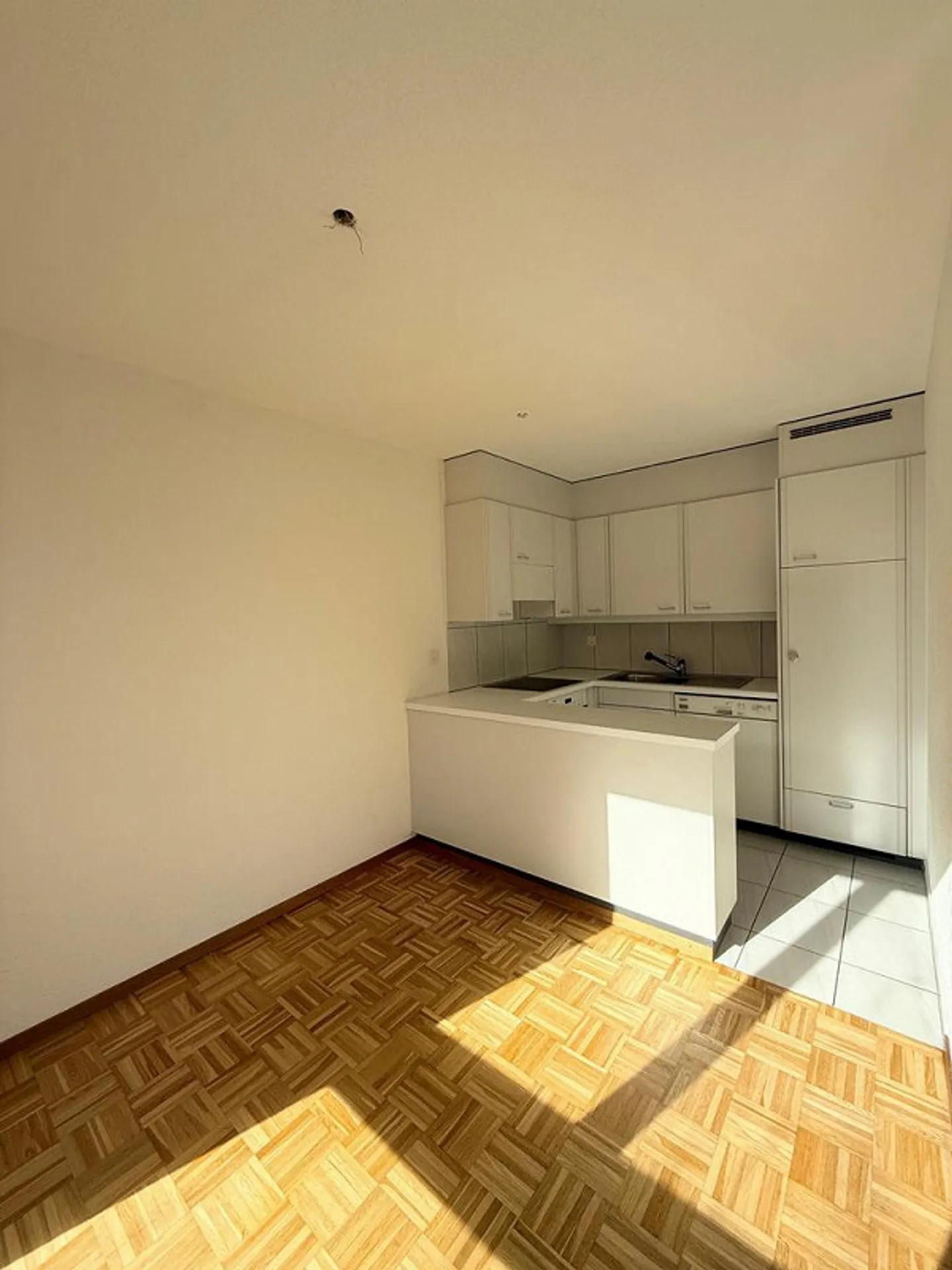 Bright 3.5-room apartment on the 3rd floor with balcony - Photo 1 of 10