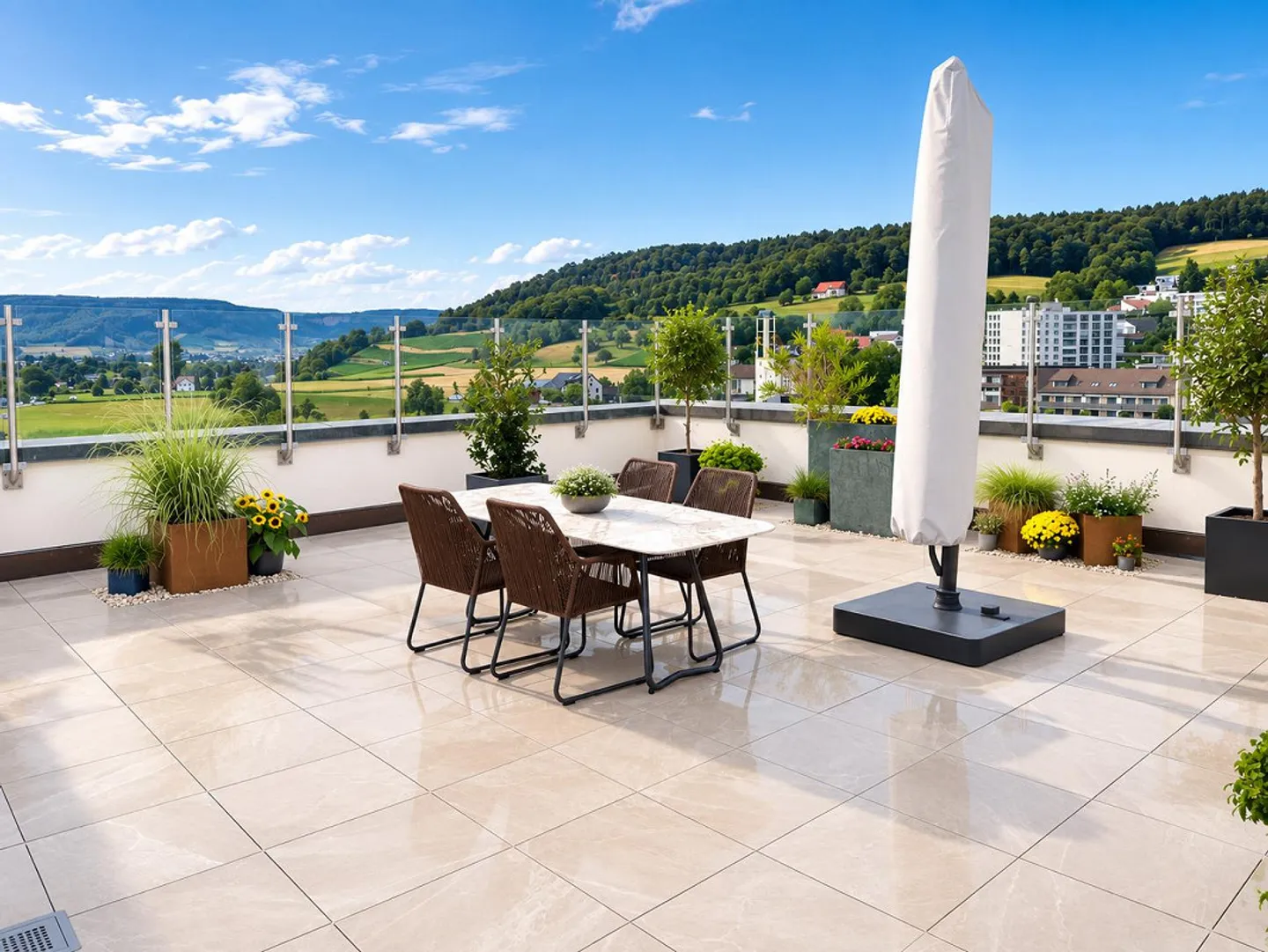 Vue panoramique merveilleuse sur le château d'eau - Photo 1 sur 17