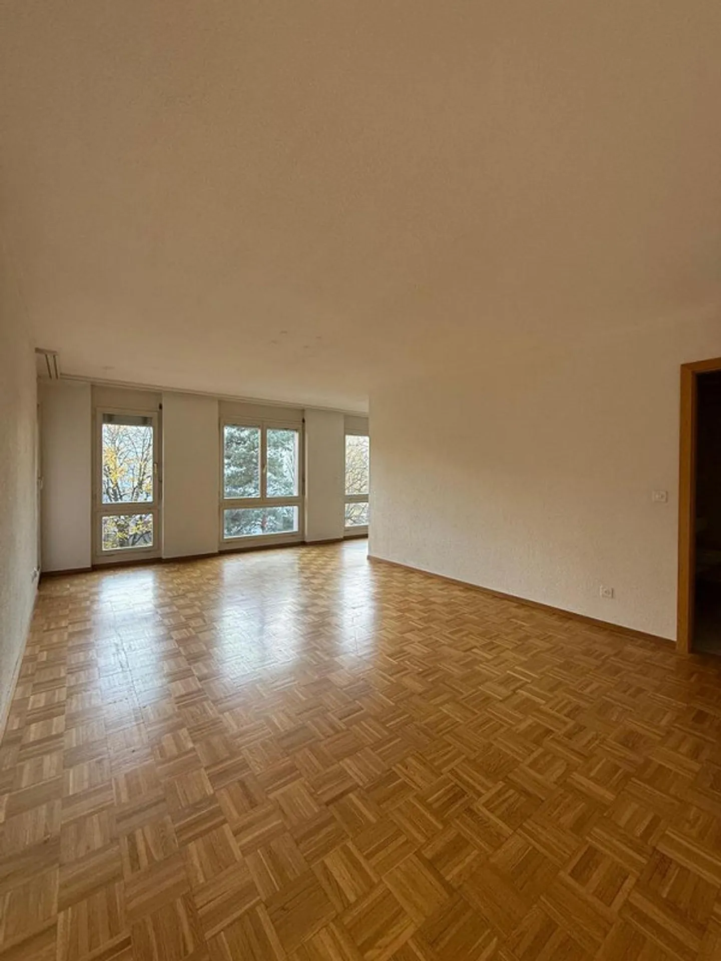 Bright 3.5-room apartment on the 3rd floor with balcony - Photo 3 of 10