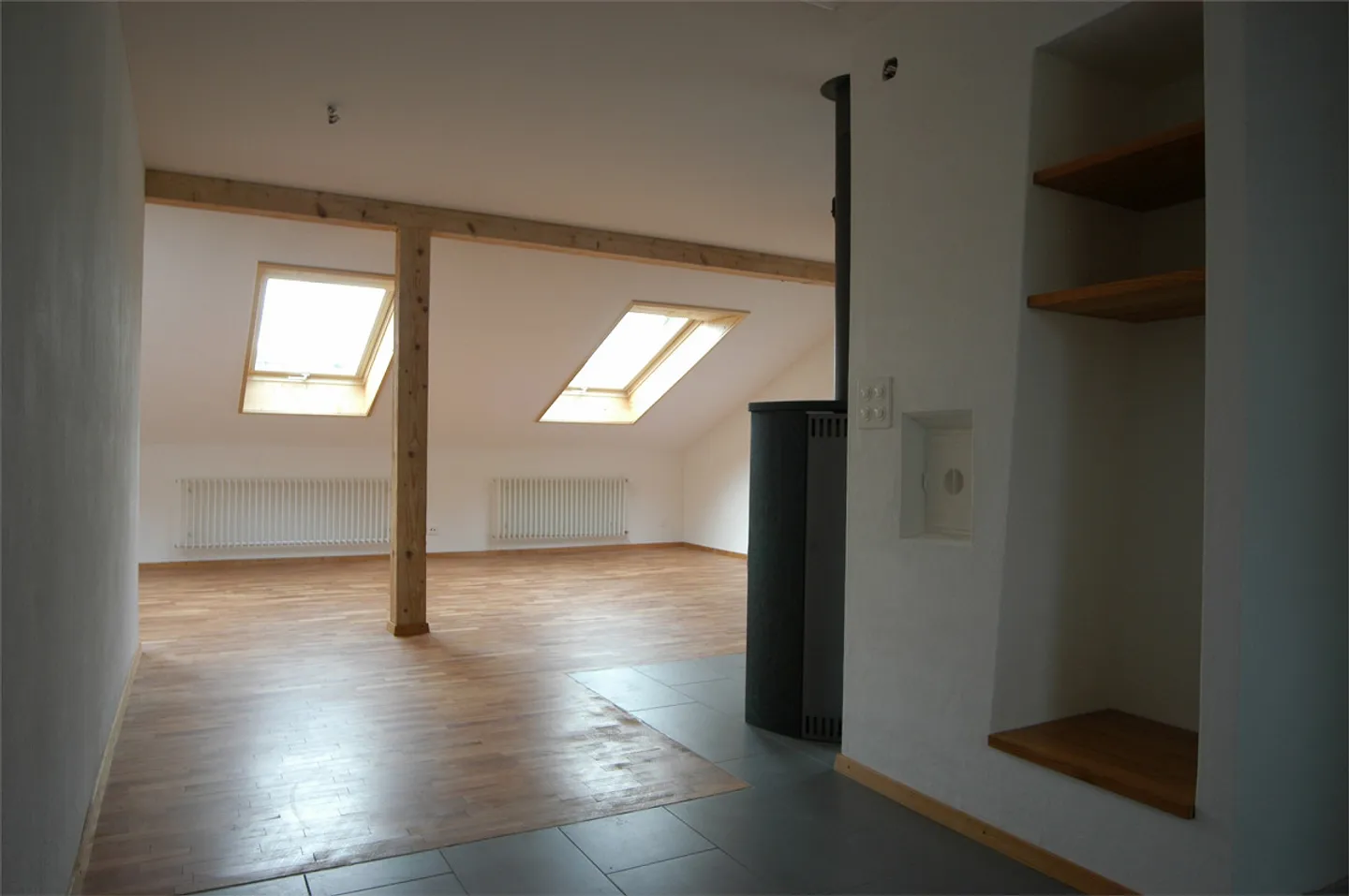 Helle 3,5-Zimmer-Dachwohnung - Foto 3 von 19