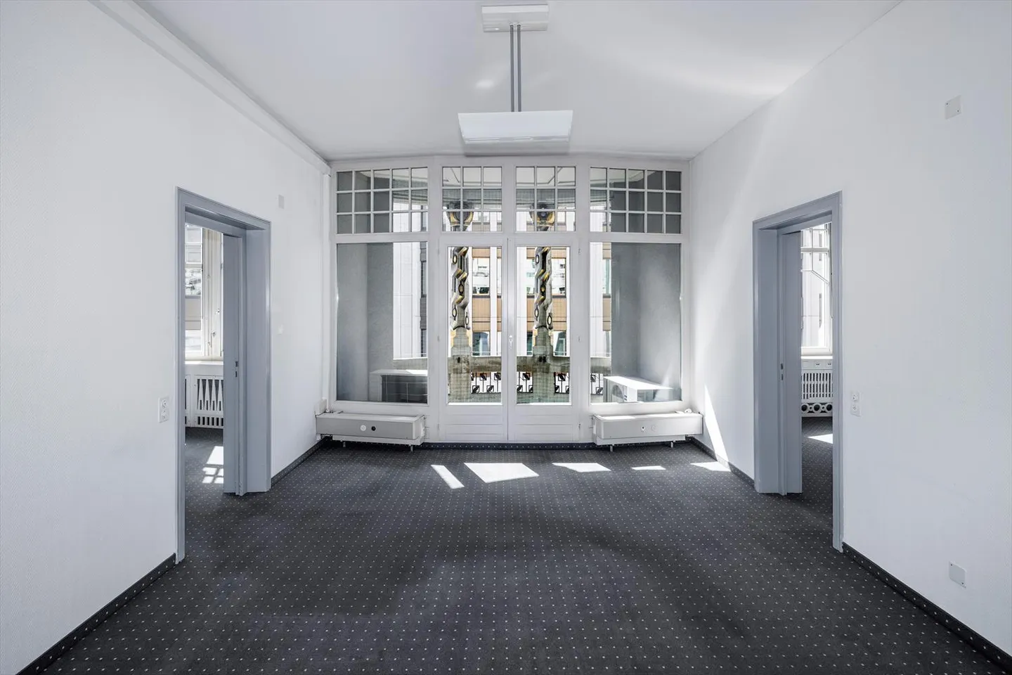 Recognizing Potential - Practice/Office Spaces Near the Train Station - Photo 2 of 12