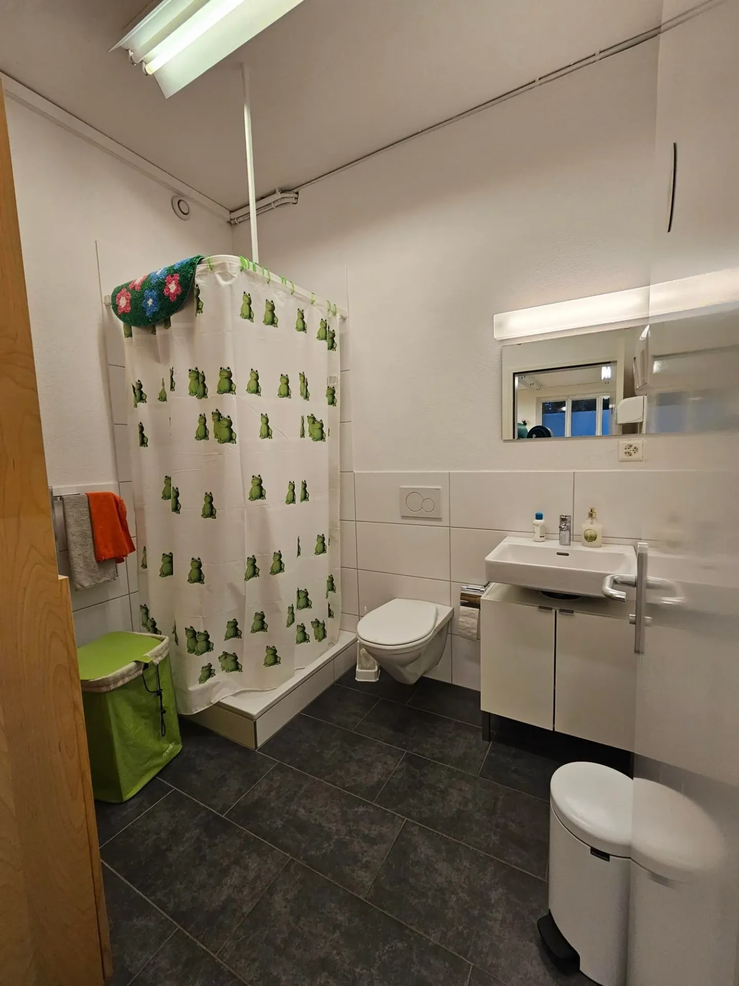 Commercial premises on the Upper Village Street in Suhr for rent by arrangement - Photo 7 of 8