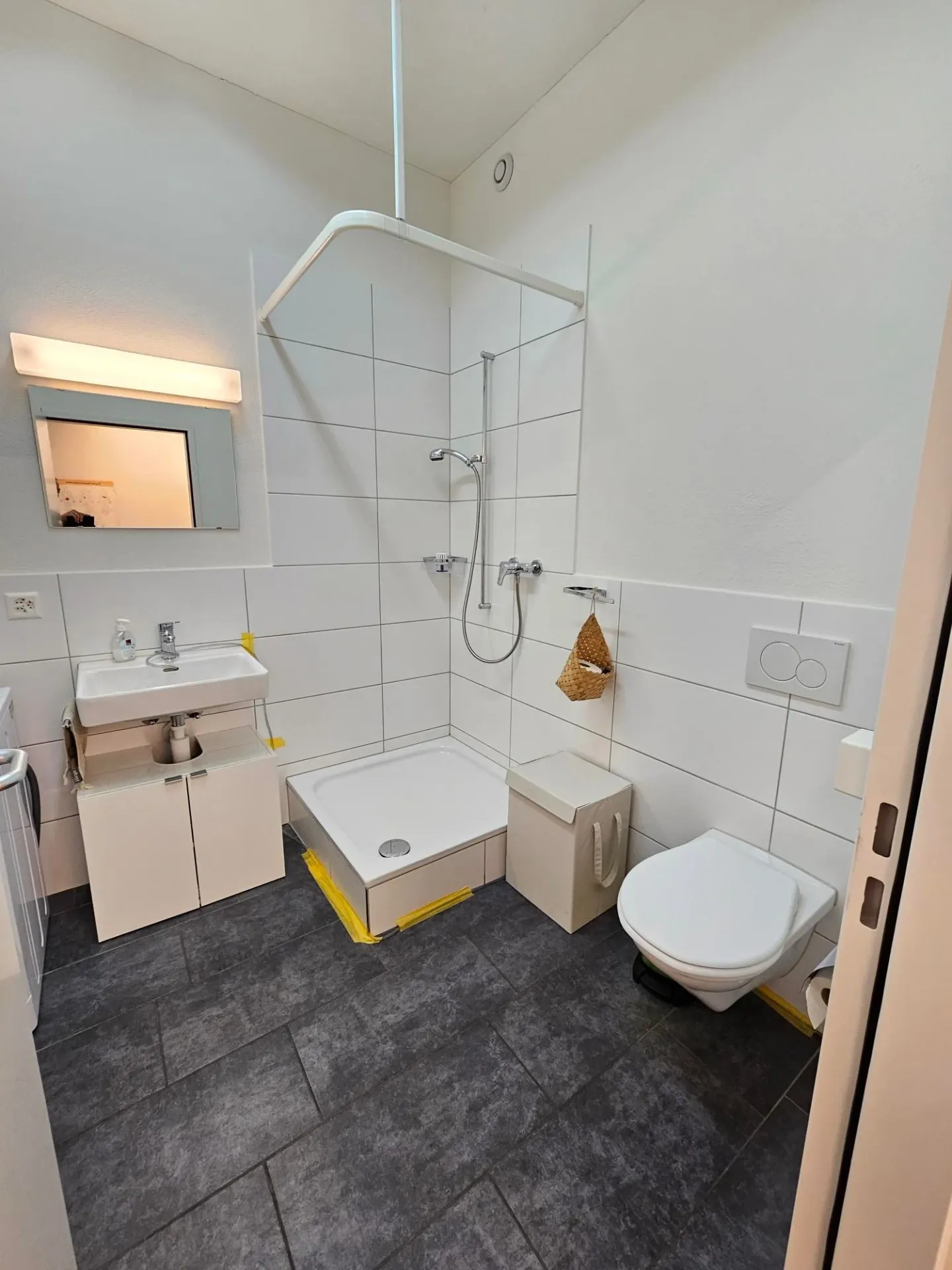Commercial premises on the Upper Village Street in Suhr for rent by arrangement - Photo 6 of 8