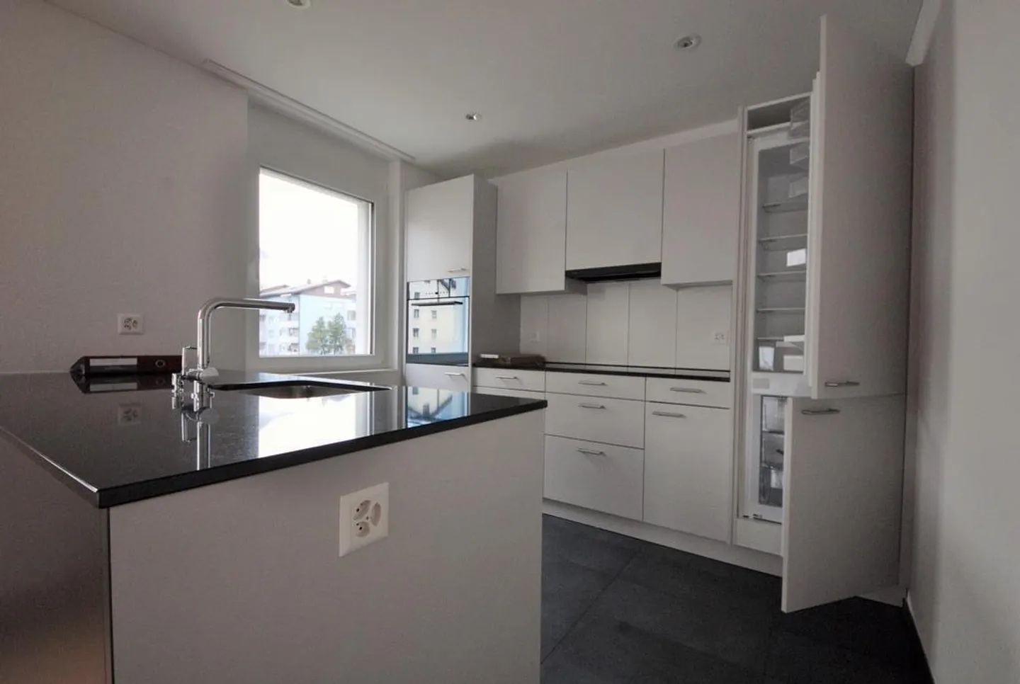 Appartement moderne avec espace de jardin - Photo 2 sur 11