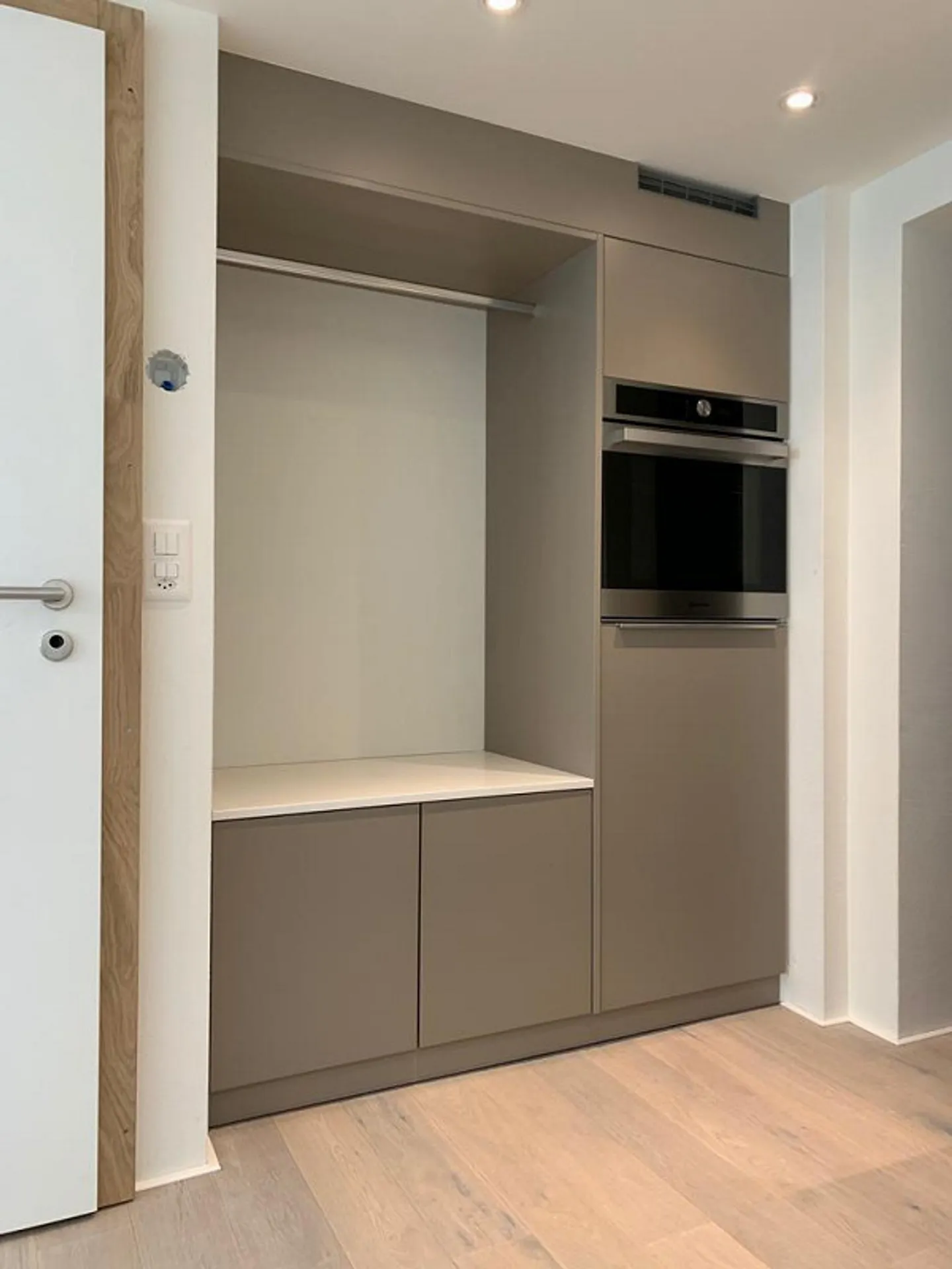 Furnished studio for rent - Photo 2 of 5