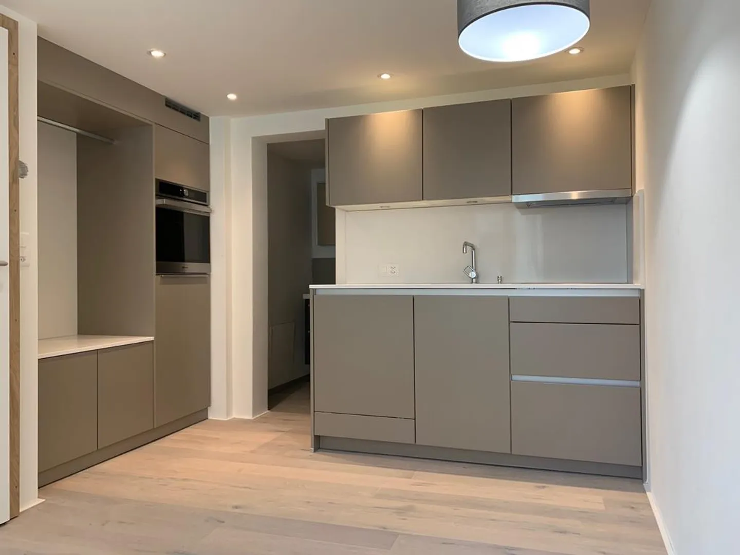 Furnished studio for rent - Photo 3 of 5