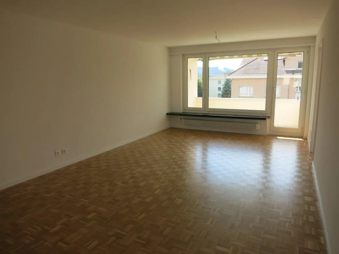 Appartamento completamente ristrutturato vicino al centro e alla stazione - Foto 3 di 12