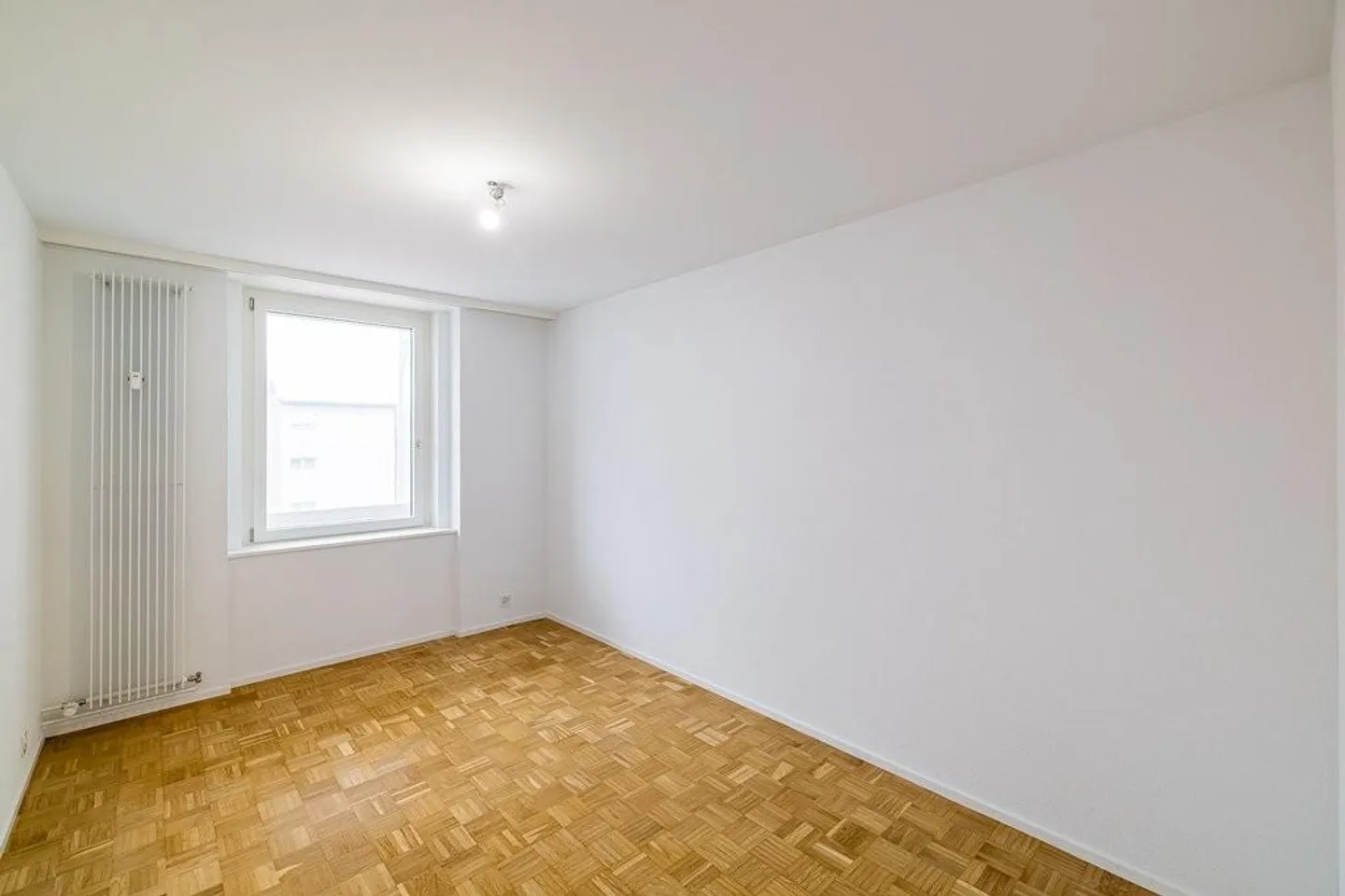 Freshly renovated and ready to move in - Photo 5 of 7