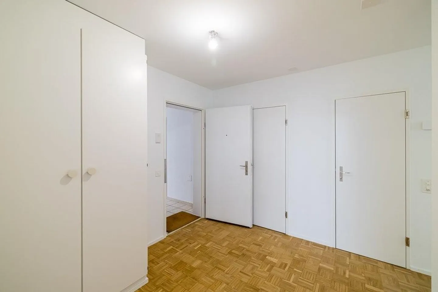 Freshly renovated and ready to move in - Photo 7 of 7
