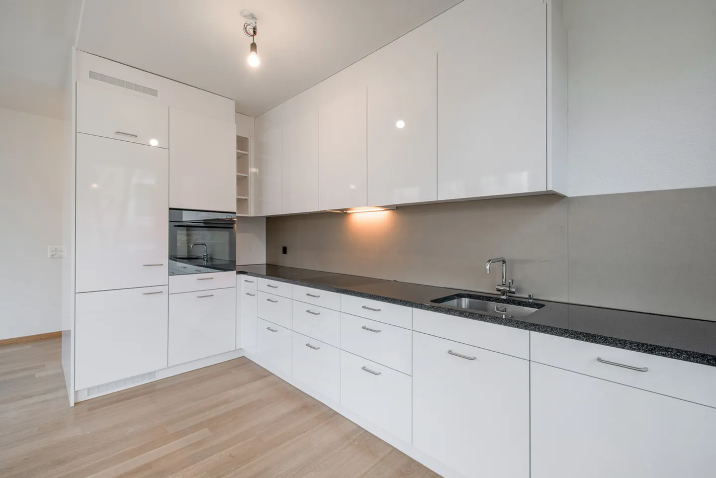 Appartement attrayant, rénové dans le populaire Seefeld de Zurich ! - Photo 4 sur 12