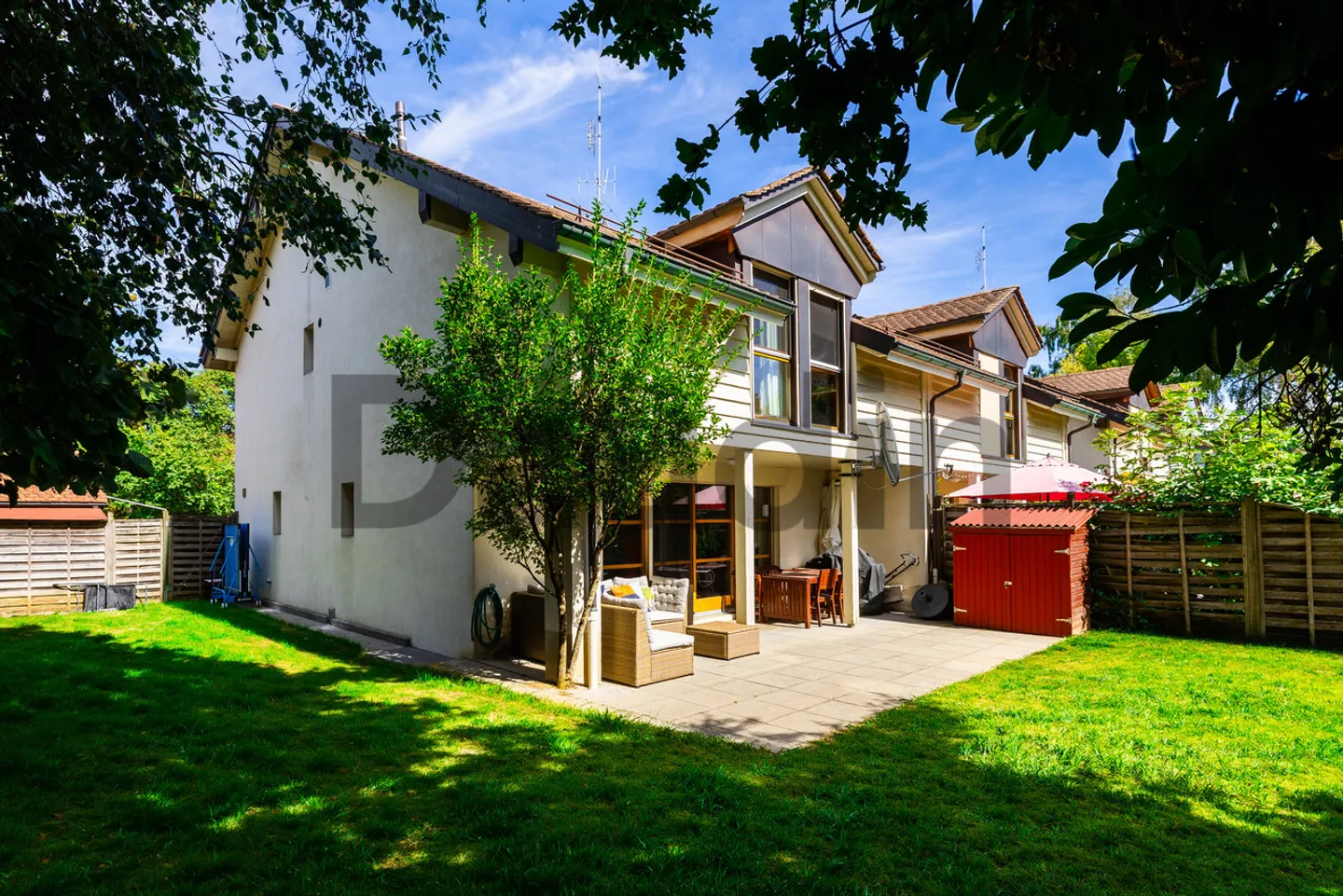 Charming 7-room house in the heart of the Geneva Champagne region - Photo 1 of 9