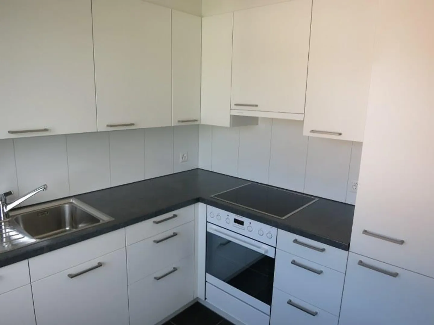 Appartamento completamente ristrutturato vicino al centro e alla stazione - Foto 6 di 12