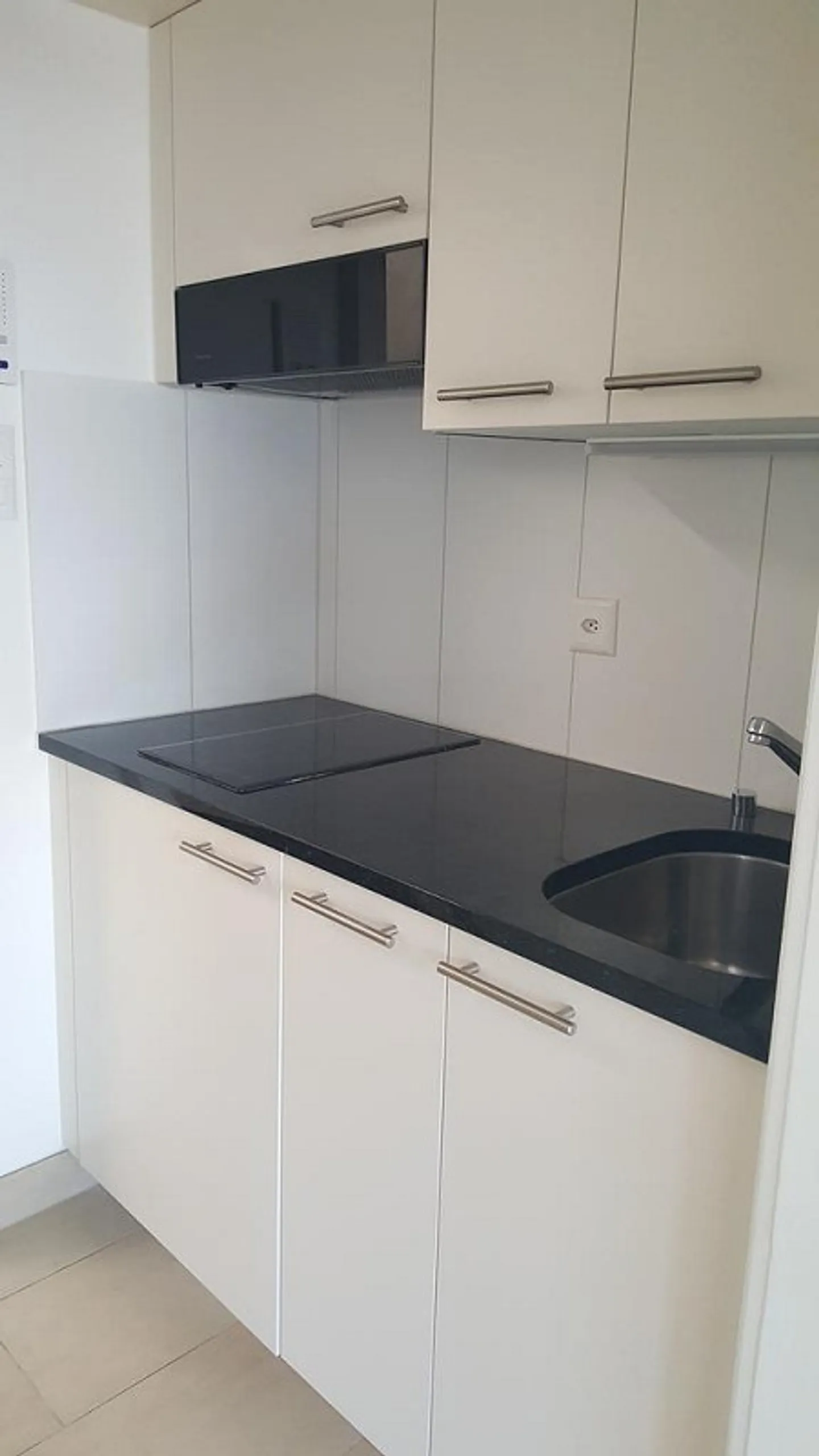 Ideal for students or temporary residents - Photo 3 of 4