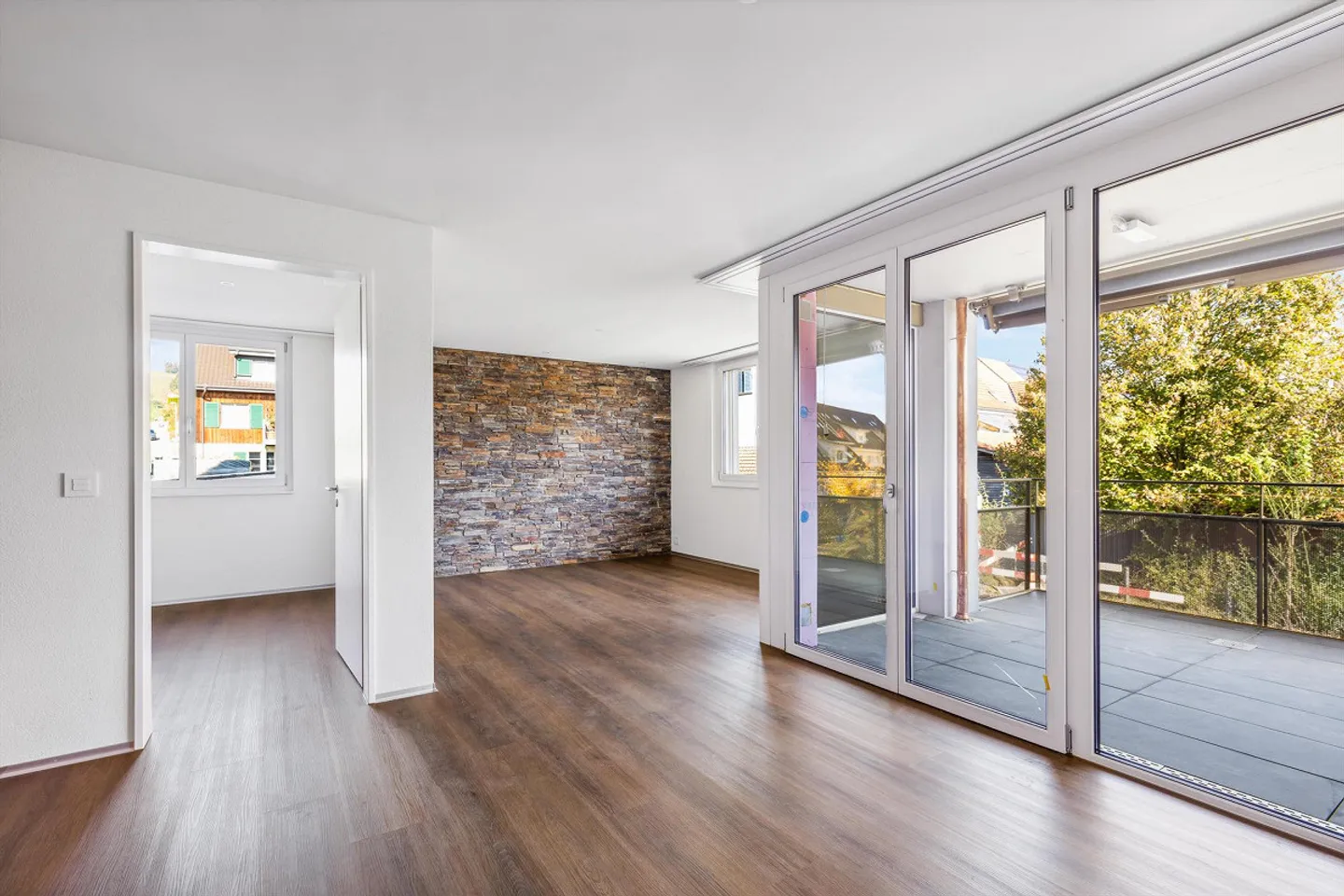 4.5-Zimmer-Wohnung Modernes Smart-Home im Grünen mit Gratis-Interne... - Photo 5 sur 13
