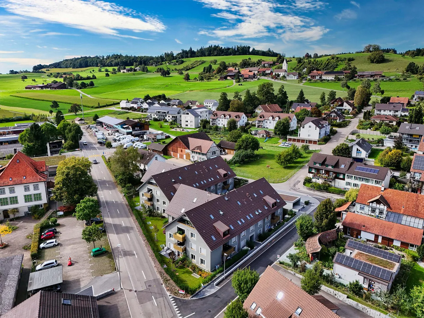 4.5-Zimmer-Wohnung Modernes Smart-Home im Grünen mit Gratis-Interne... - Photo 3 sur 13