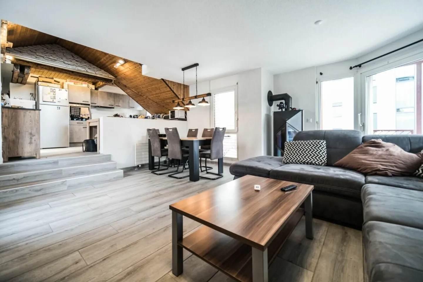 Charmante Dachgeschosswohnung in Martigny - Foto 1 von 11