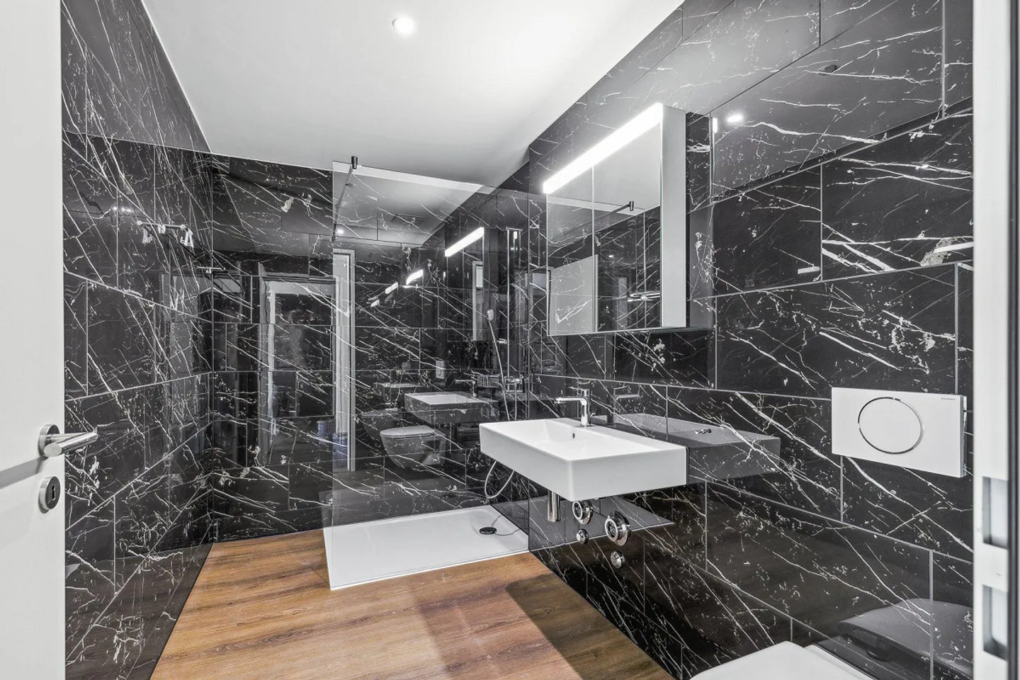 4.5-Zimmer-Wohnung Modernes Smart-Home im Grünen mit Gratis-Interne... - Photo 10 sur 13