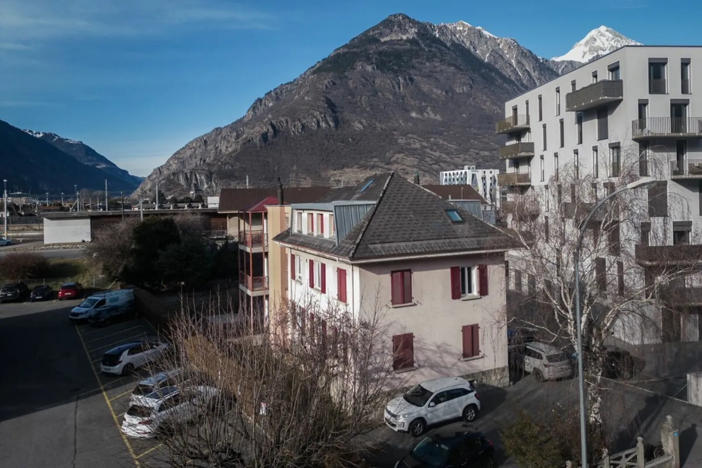 Charmante Dachgeschosswohnung in Martigny - Foto 3 von 11