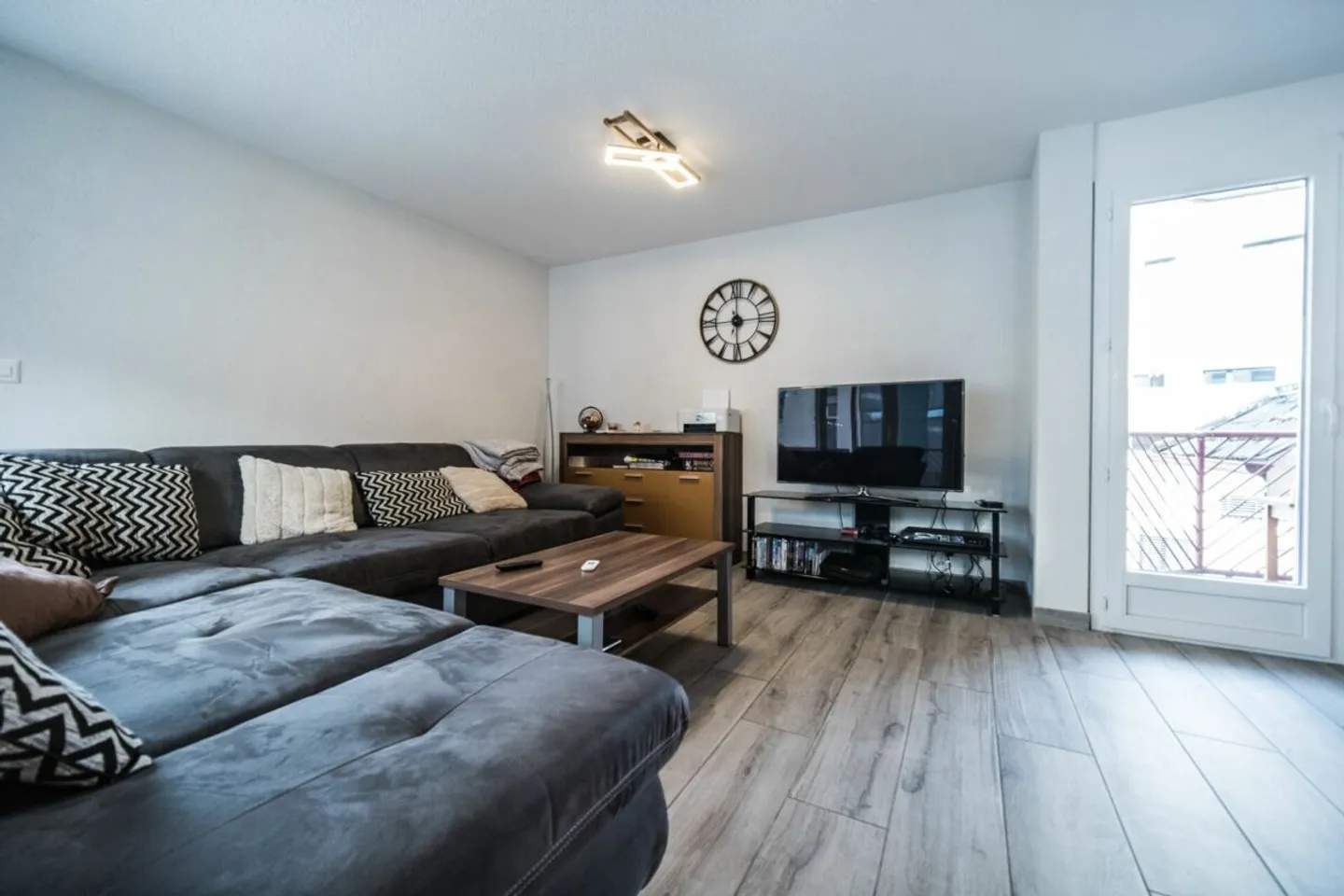 Charmante Dachgeschosswohnung in Martigny - Foto 5 von 11