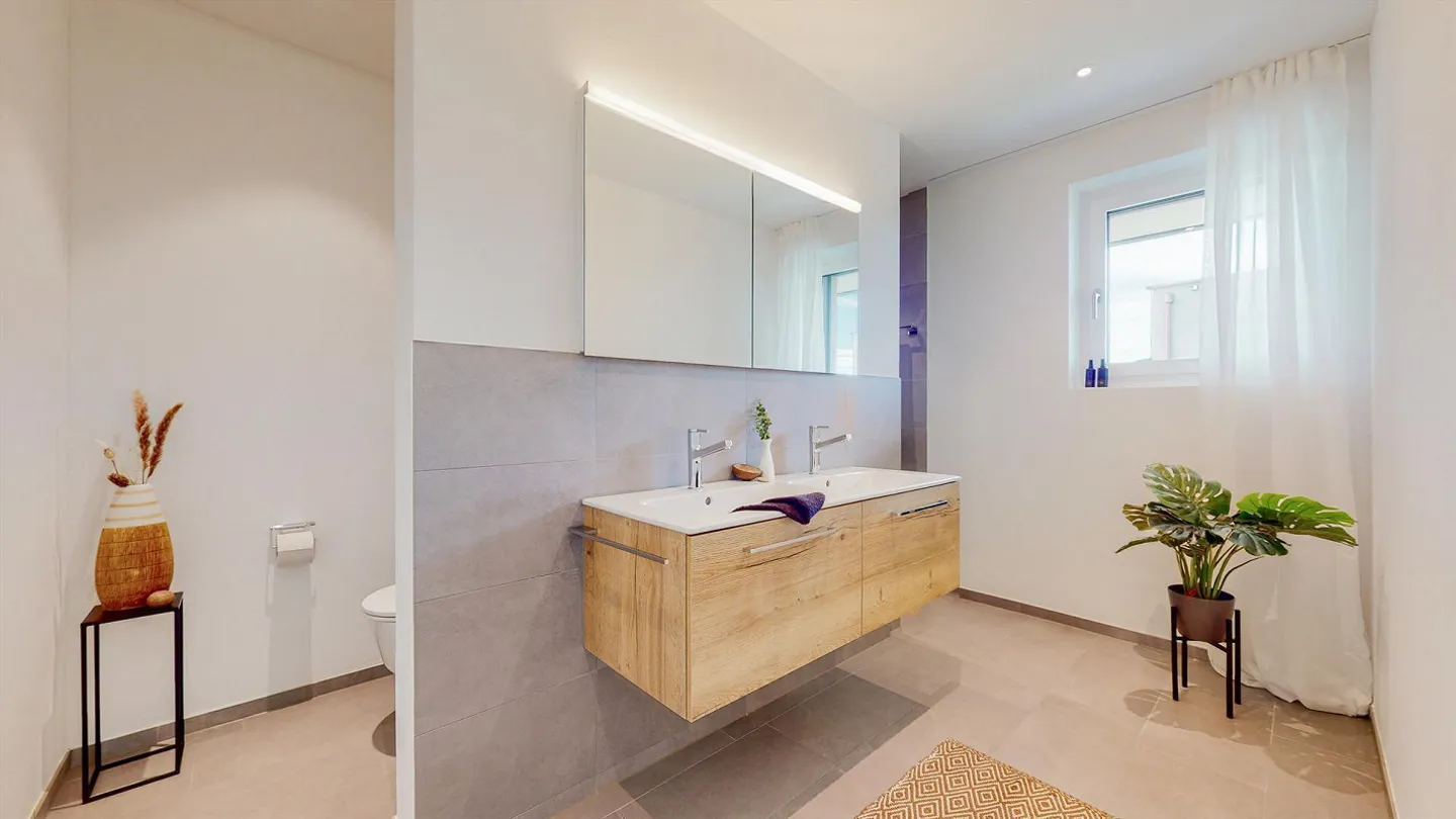 Sonnefeld - Free Viewing: Thu, 6.11.25 I 4 - 6 PM - Photo 11 of 13