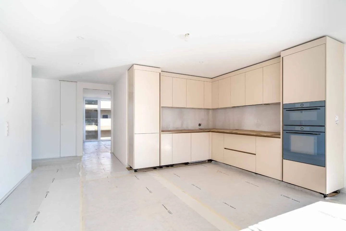 SICHERER HERZENSBRECHER MAGNIFIKANTE 3.5 ZIMMER NEU MIT BALKON - Foto 3 von 7