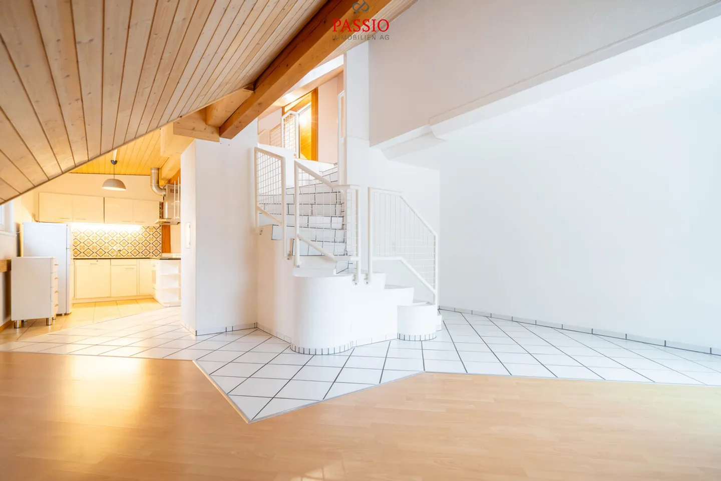 Appartamento duplex di 4,5 locali ben tenuto con grande terrazza - Foto 1 di 16