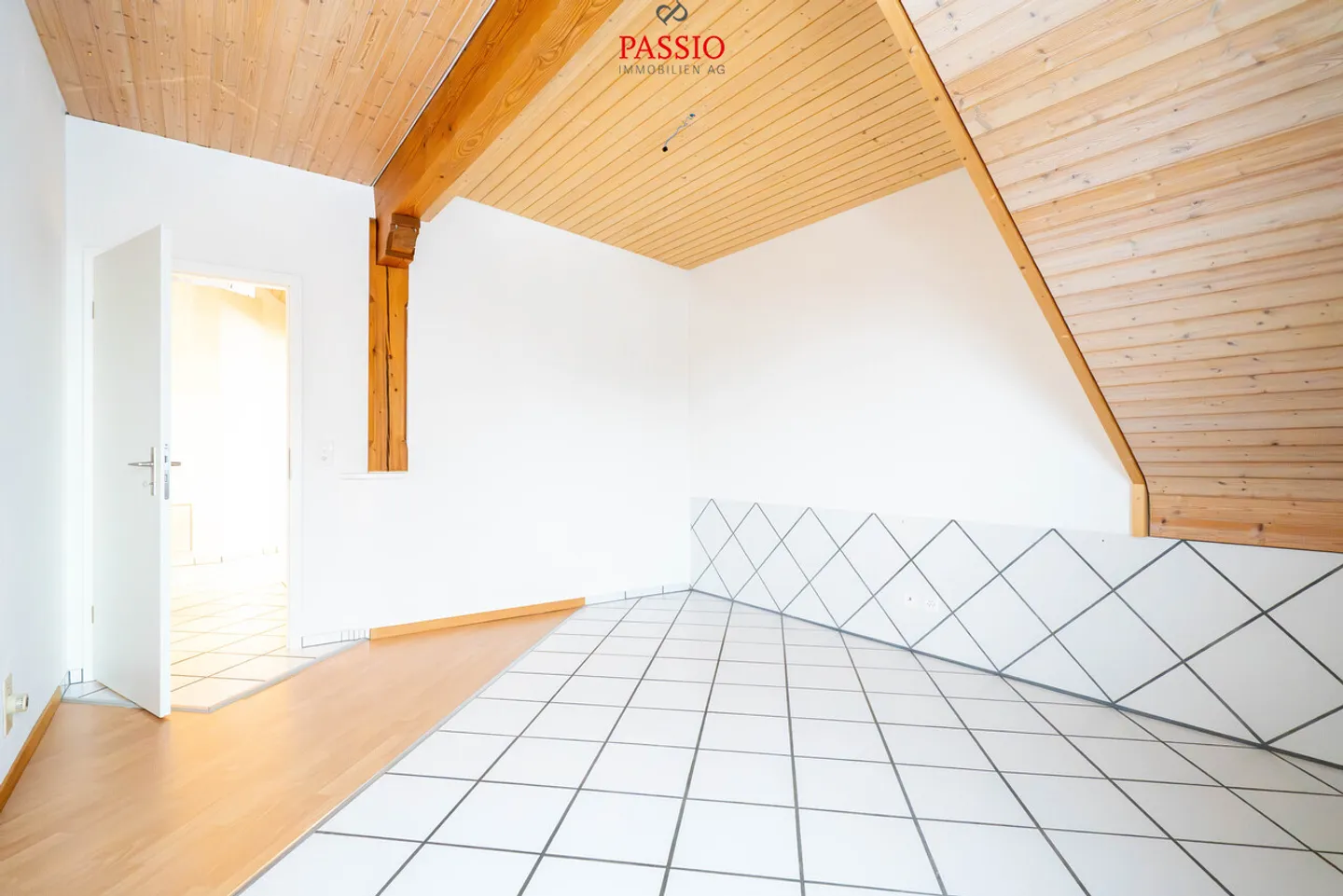 Appartamento duplex di 4,5 locali ben tenuto con grande terrazza - Foto 10 di 16