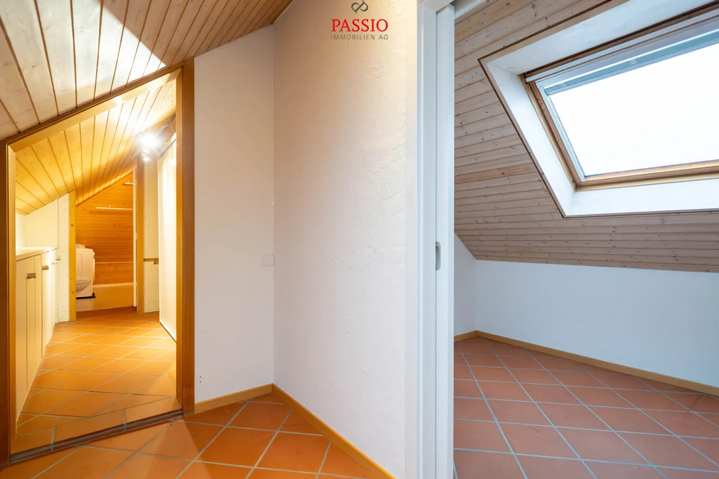 Appartamento duplex di 4,5 locali ben tenuto con grande terrazza - Foto 11 di 16
