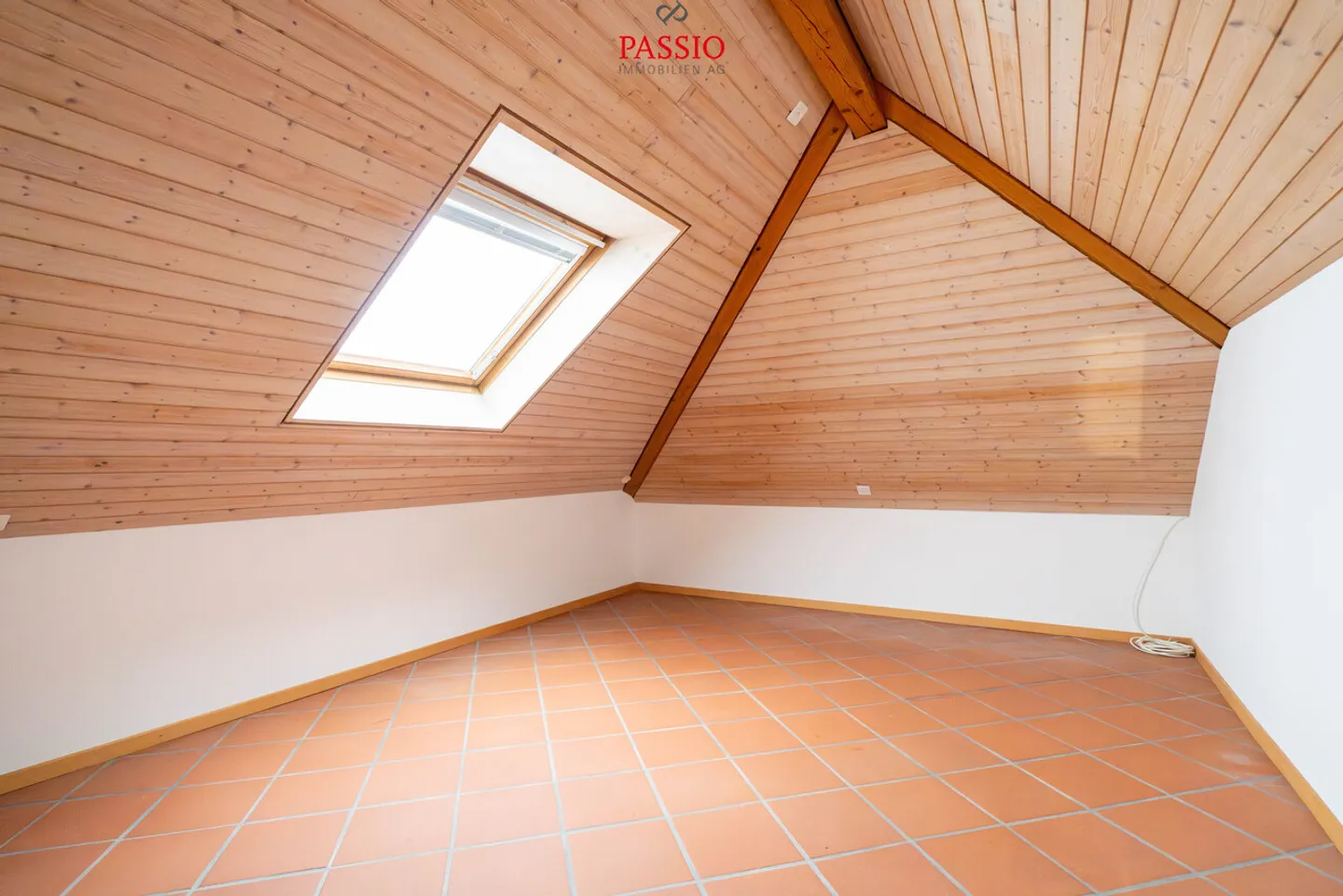 Appartamento duplex di 4,5 locali ben tenuto con grande terrazza - Foto 12 di 16