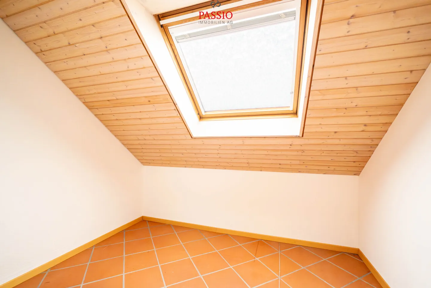 Appartamento duplex di 4,5 locali ben tenuto con grande terrazza - Foto 14 di 16