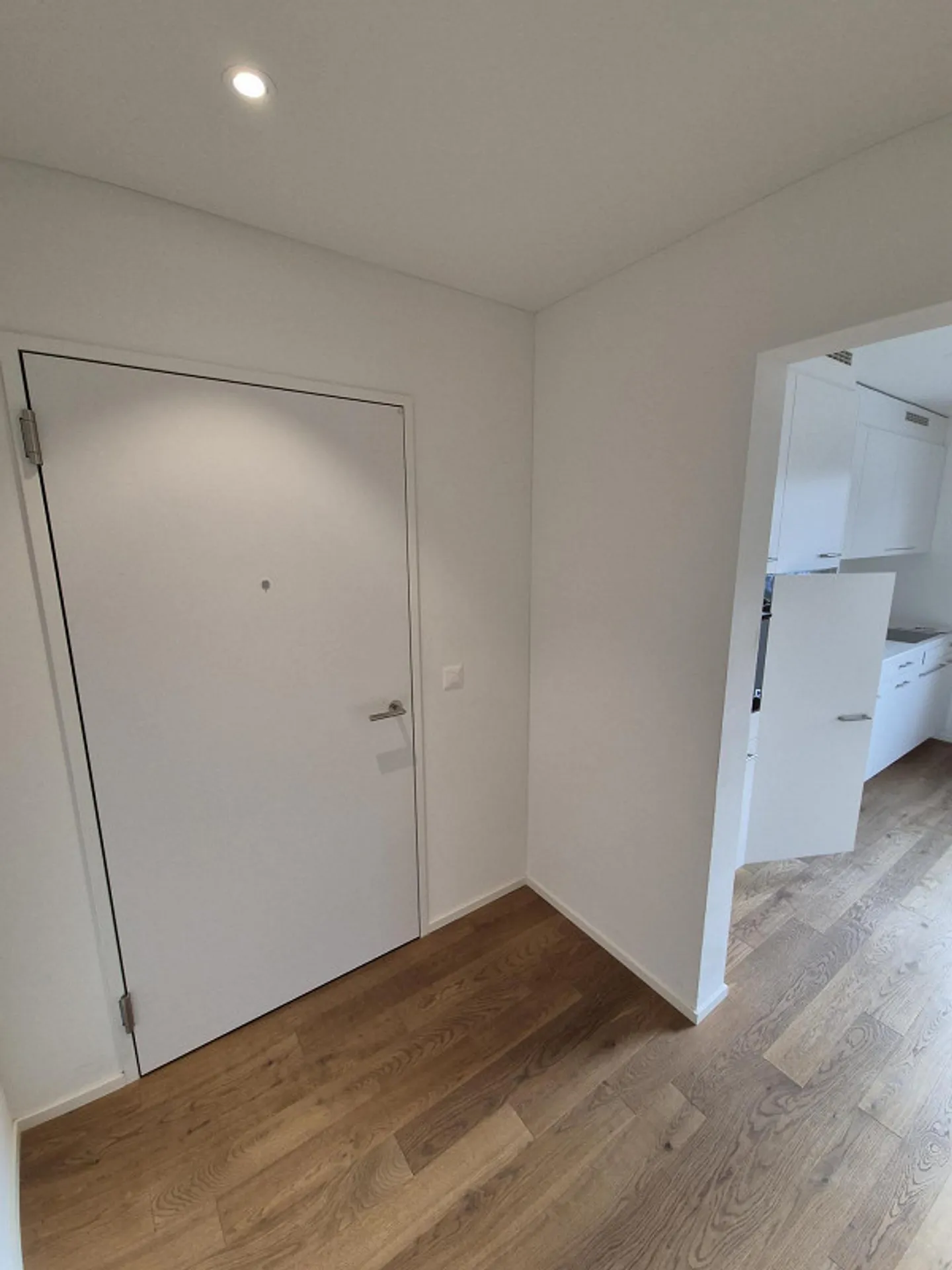 Appartamento luminoso di 2,5 stanze - Foto 2 di 12