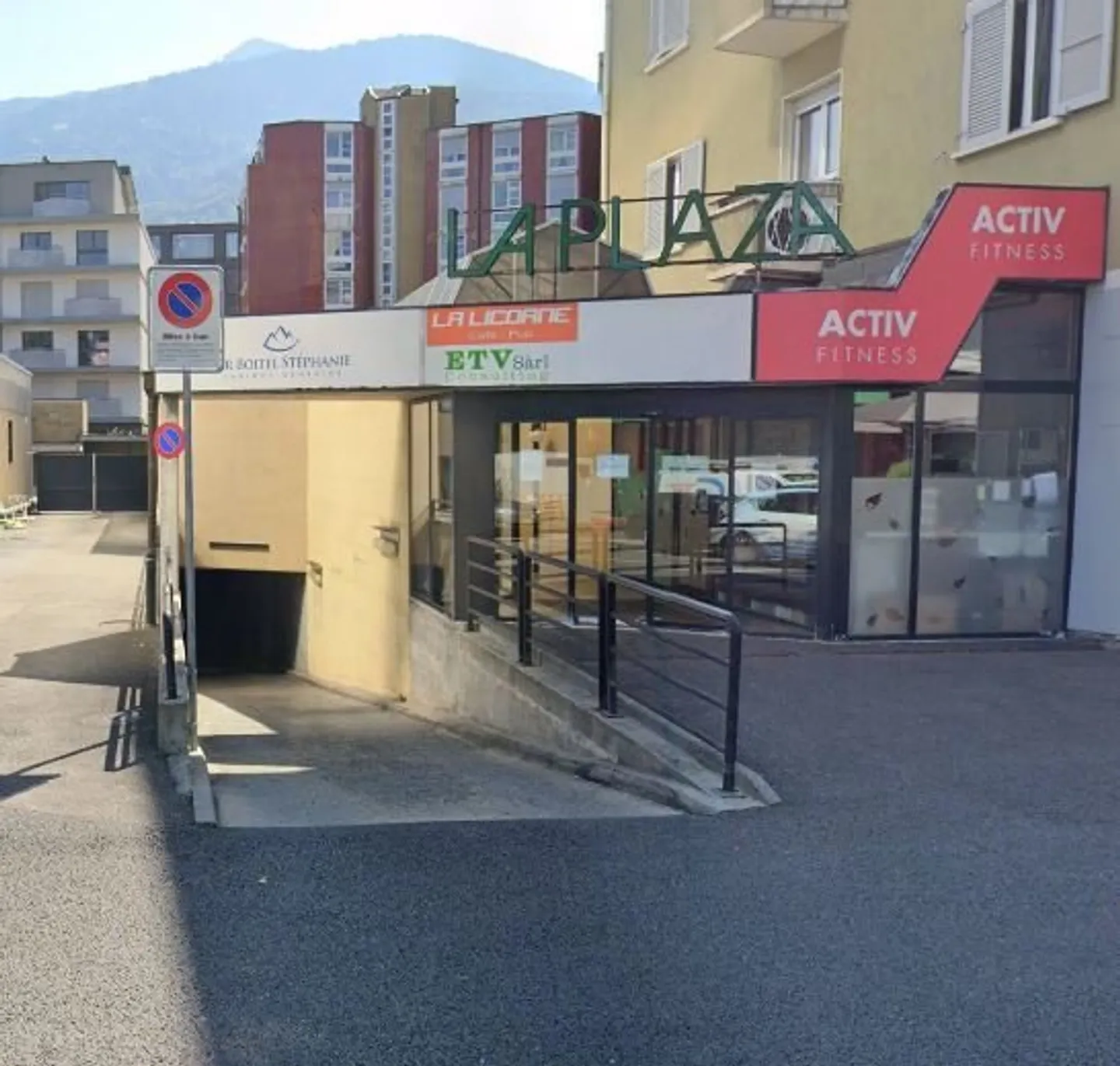 Place de parc souterraine sécurisée - Photo 2 sur 2