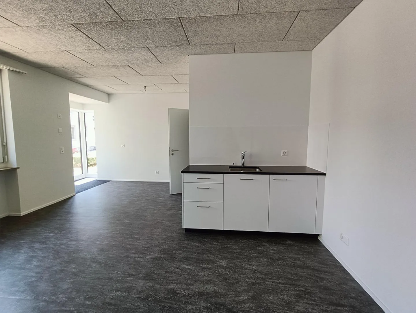 Moderne Gewerbefläche in Allschwil - Foto 3 von 5