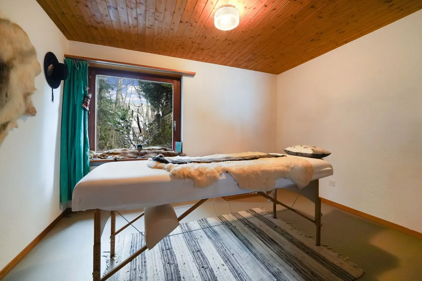 Idyllic Chalet by the Stream, Surrounded by Forest and Nature - Photo 10 of 13