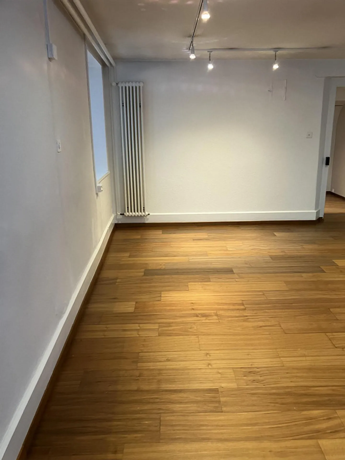 Espace de vente à louer - Photo 1 sur 4