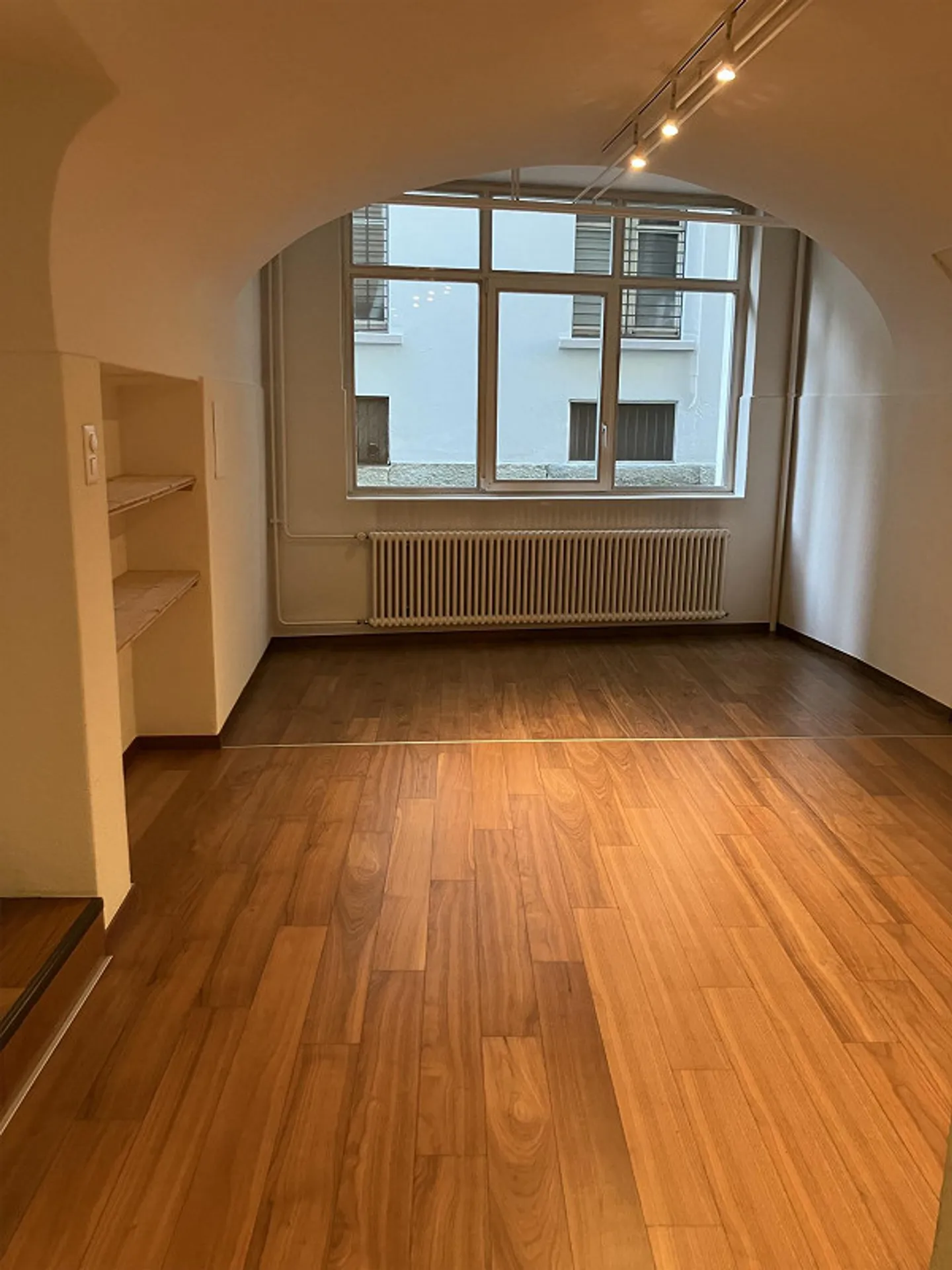 Espace de vente à louer - Photo 4 sur 4